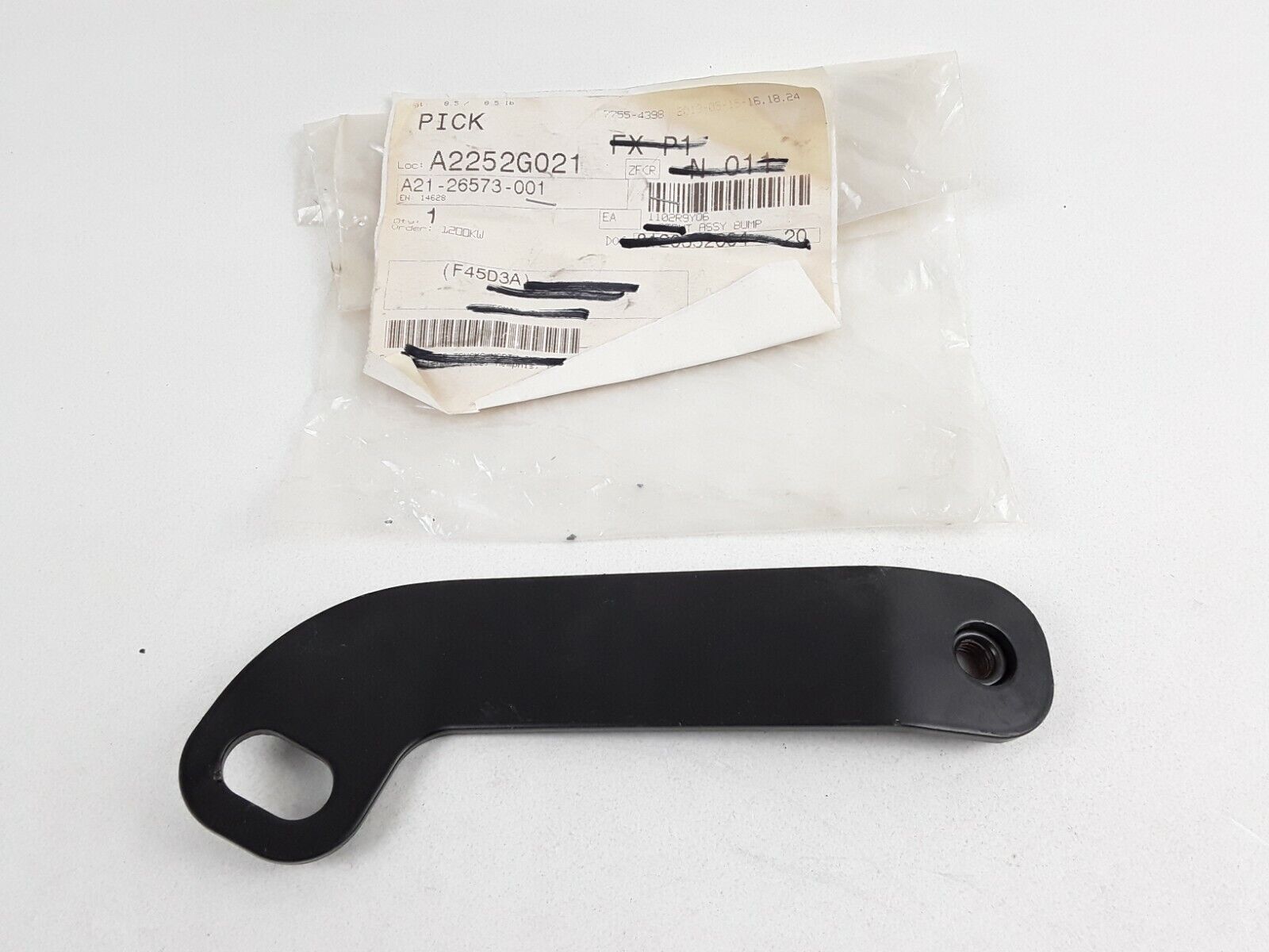 FREIGHTLINER A21-26573-001 - BRACKET STRUT BUMPER FRONT RH A2126573001 - HotCarParts