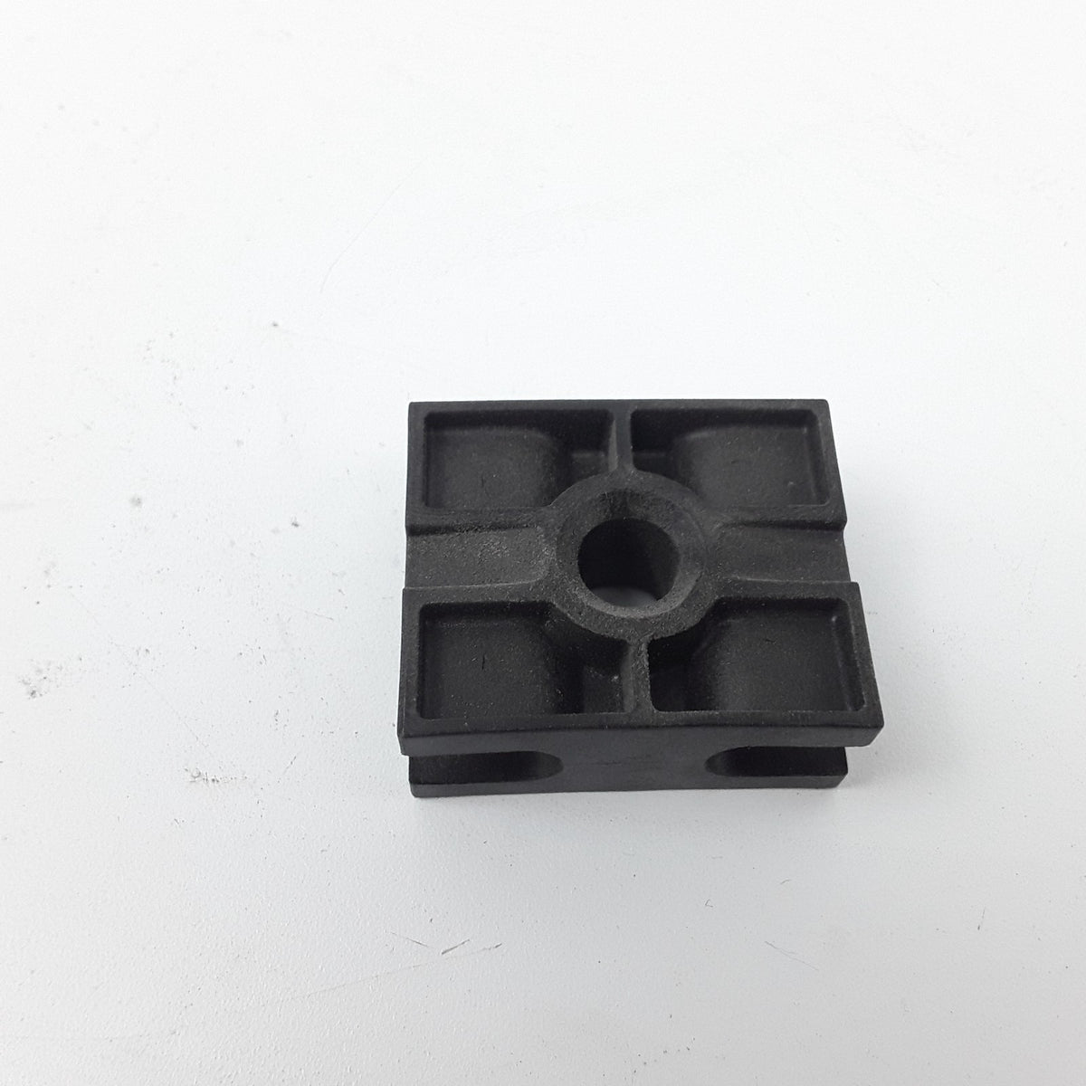 Chassis Fairing Lock Attachment For Volvo VNL 300 430 630 670 730 780 Series