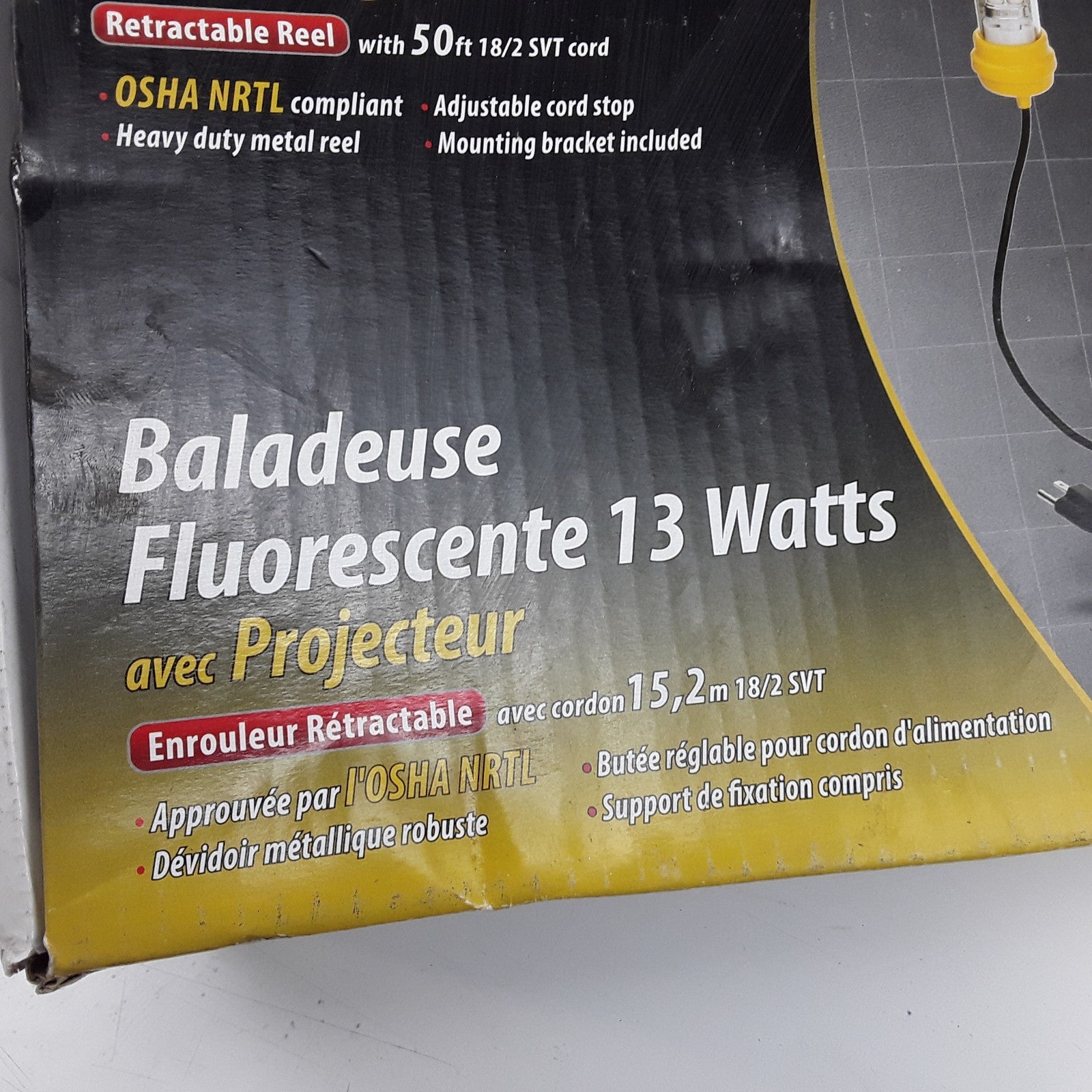 13 Watt Flourescent Work Light W/ Spotlight, 50' Metal Reel Bayco SL-827