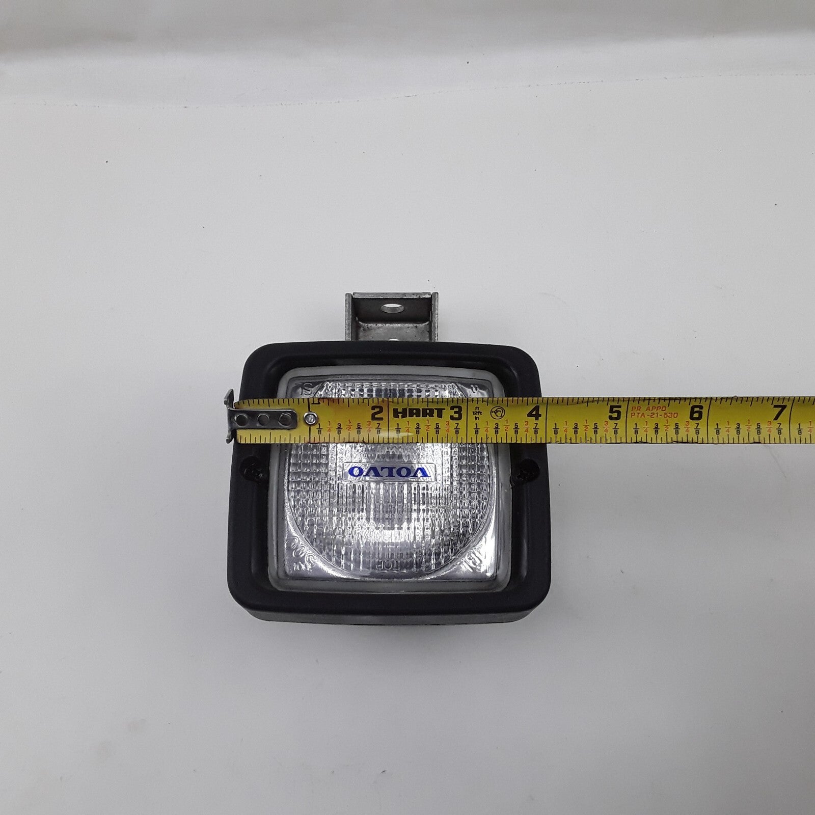 Volvo 11170009 Work Lamp Headlight 24V - LR Fits Heavy Duty Wheel Loader L180E