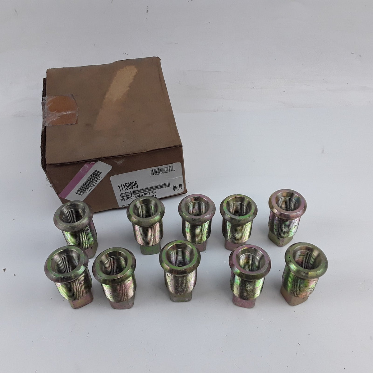 World American WA07-5154 Right Hand Wheel Lug Nuts M30x1.5 Outer, M20x1.5 Inner