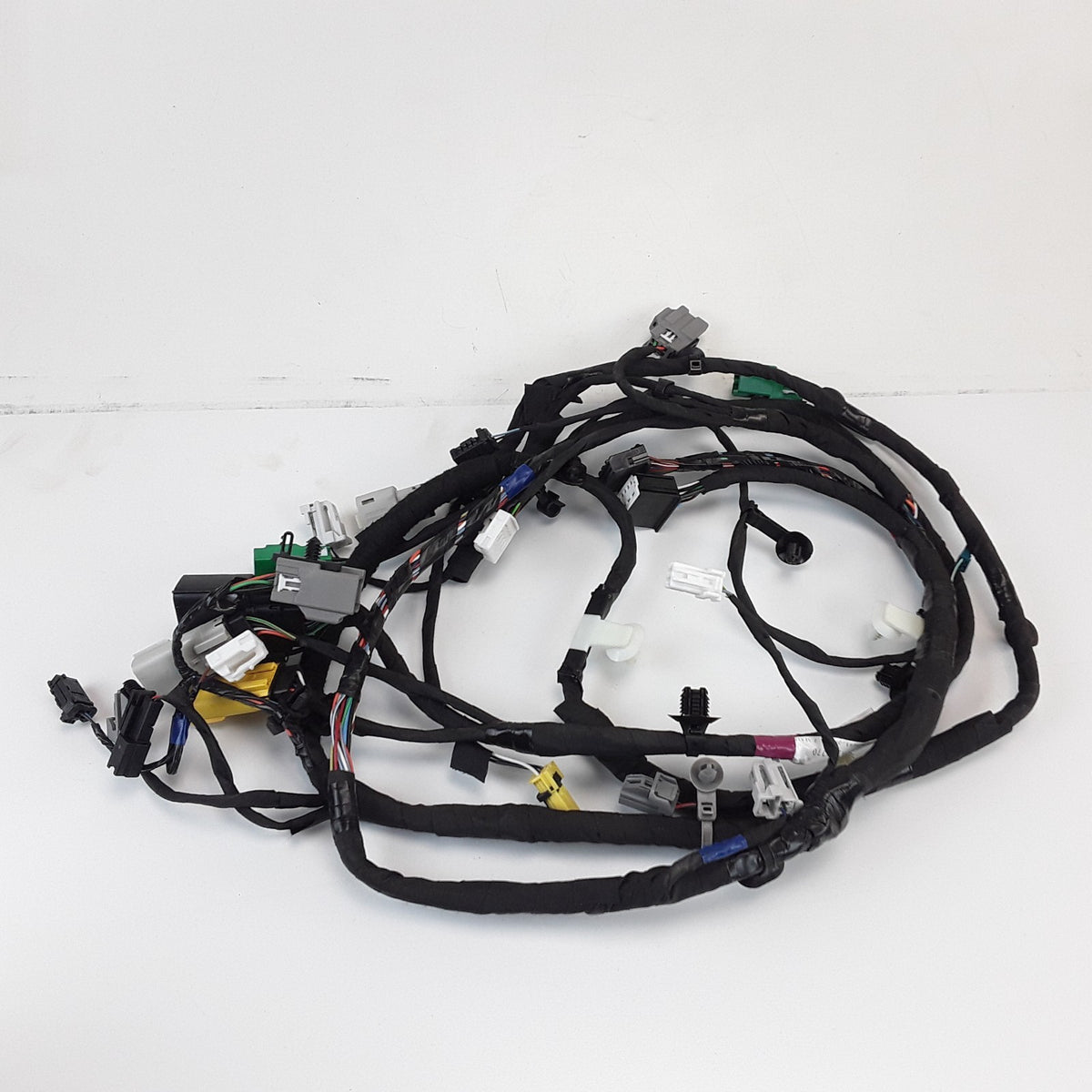 1637637-00-C 7-Seater Left 2nd Row Seat Harness For Tesla Model X 2021-2025 OEM