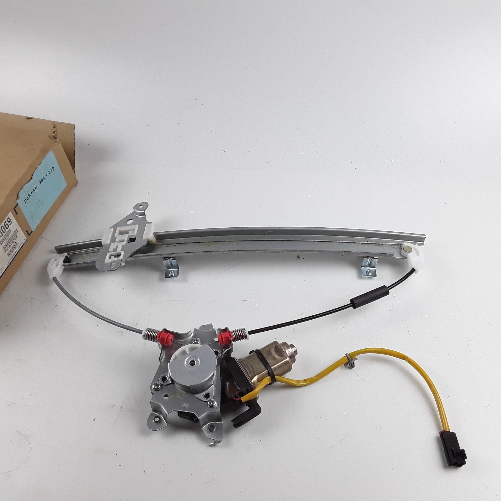 TYC 660069 Front Right Power Window Motor Fits Nissan Altima (1998 1999-2001)