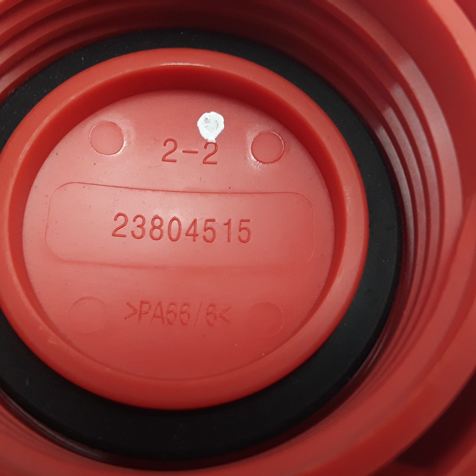 Engine Oil Filler Cap 23804515 For Volvo, Mack FH12 FH13 FH MP7 MP8 MP10 Model