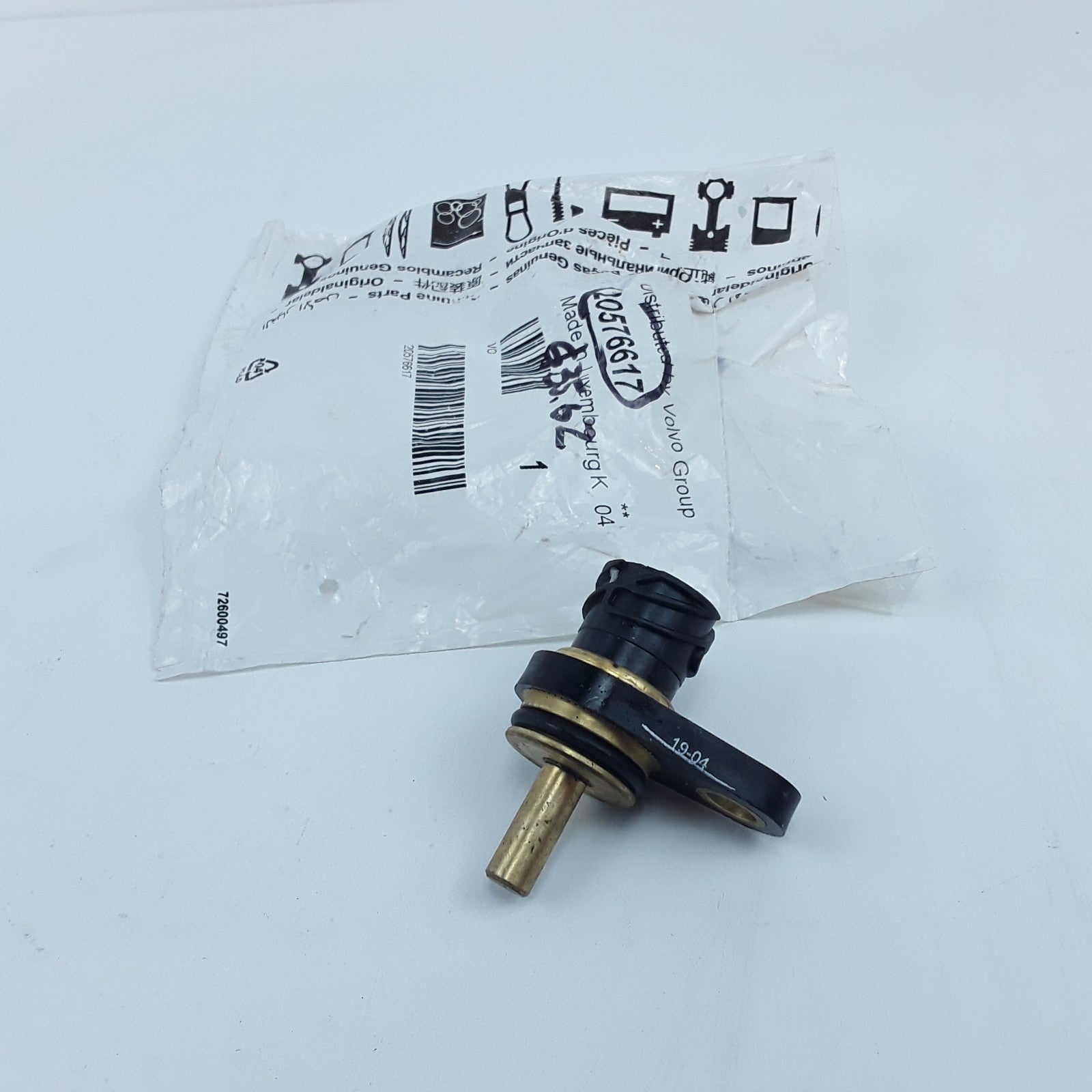 Genuine Volvo 20576617 Engine Coolant Temperature Sensor For Volvo Mack Trucks