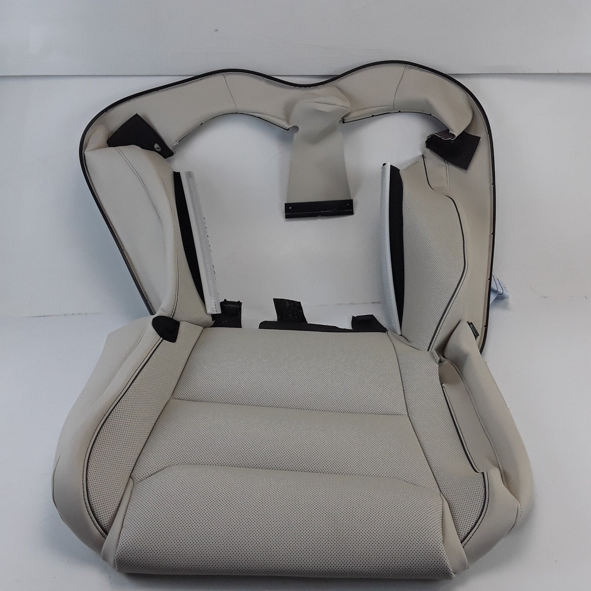2ND ROW Monopost Seat Cover LH PERFORMANCE CREAM For Tesla Model X 1607766-05-G
