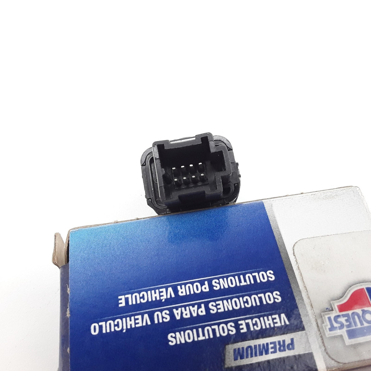 Carquest RAA3001 Automatic Sensor Fits Hyundai Entourage (2007-2008)