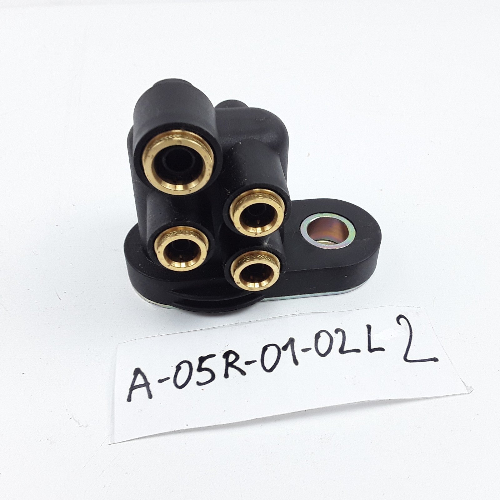 9348990740 Air Brake Pressure Manifold Protection Valve Fits Mack Volvo Trucks