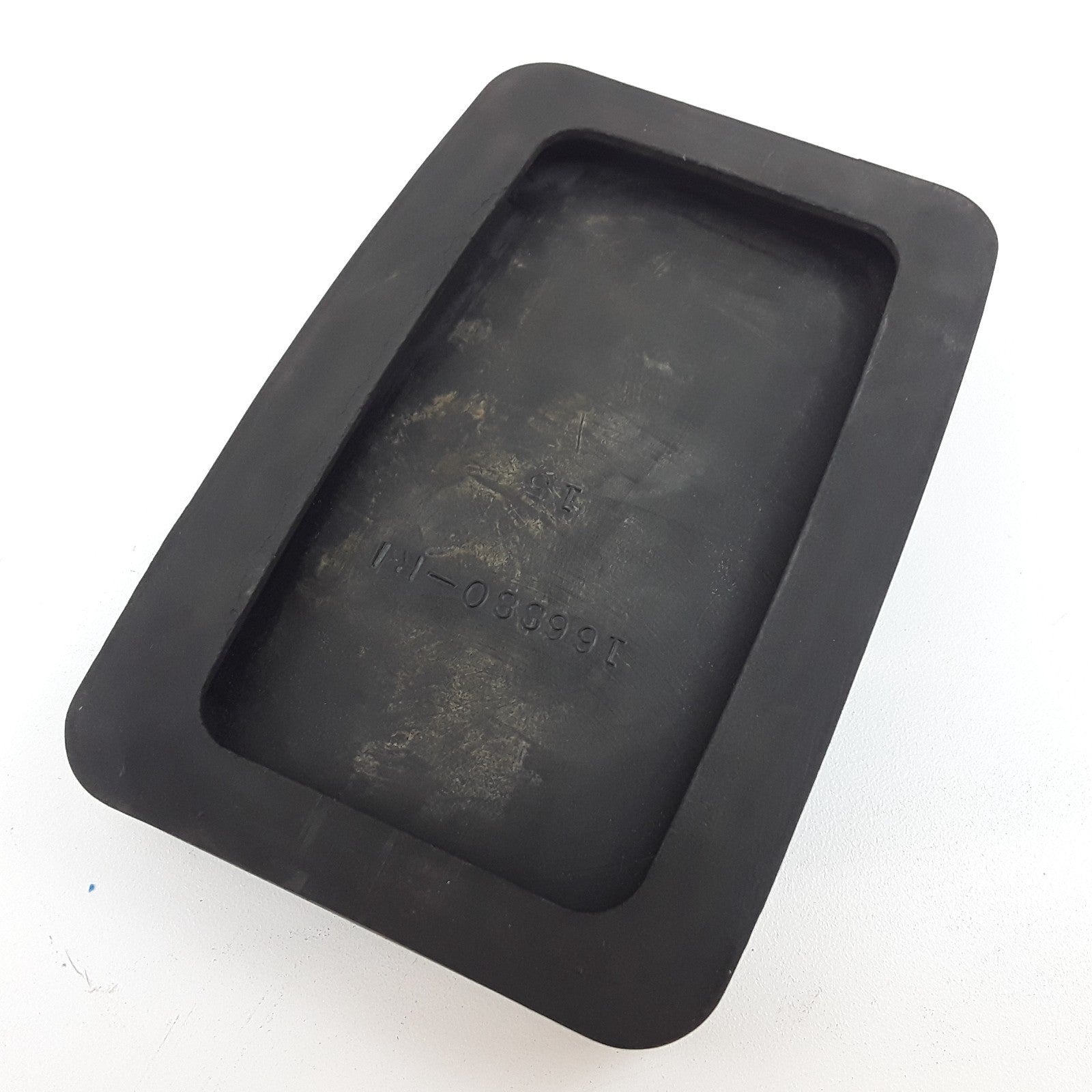 International 166880R1 Brake/Clutch Pedal Mounting Pad Fits Navistar Trucks