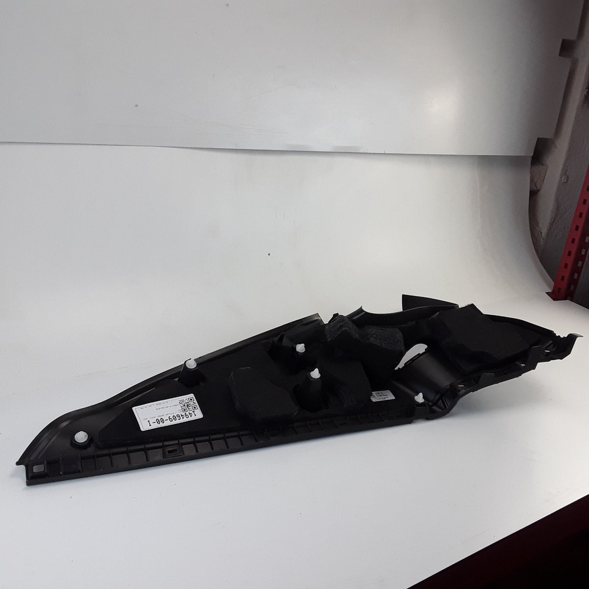 Model Y 2020-2025 RH Upper C-Pillar Trim 7 Seater 1494609-00-I OEM