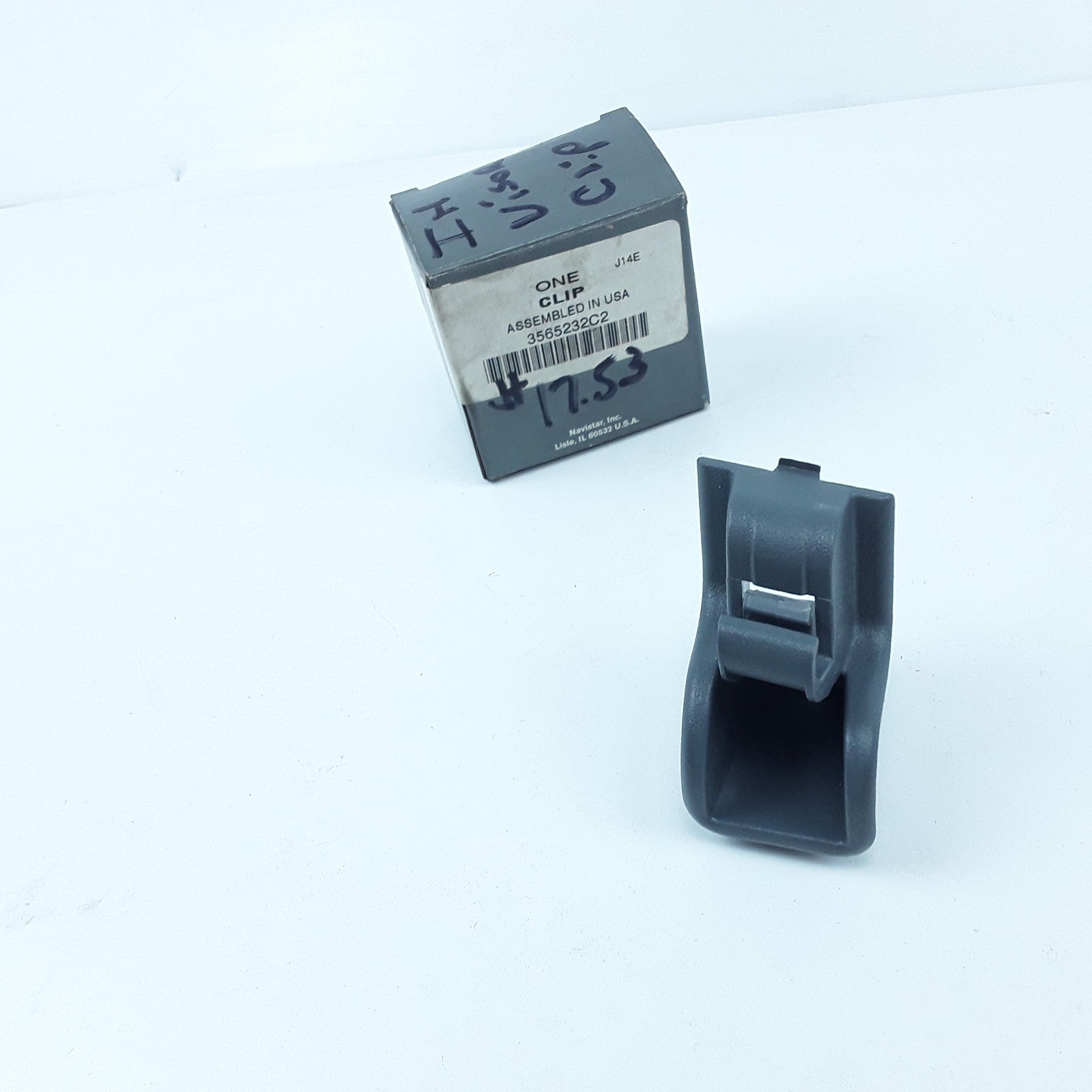 OEM International 3565232C2 Left Hand Sun Visor Clip For Navistar Trucks