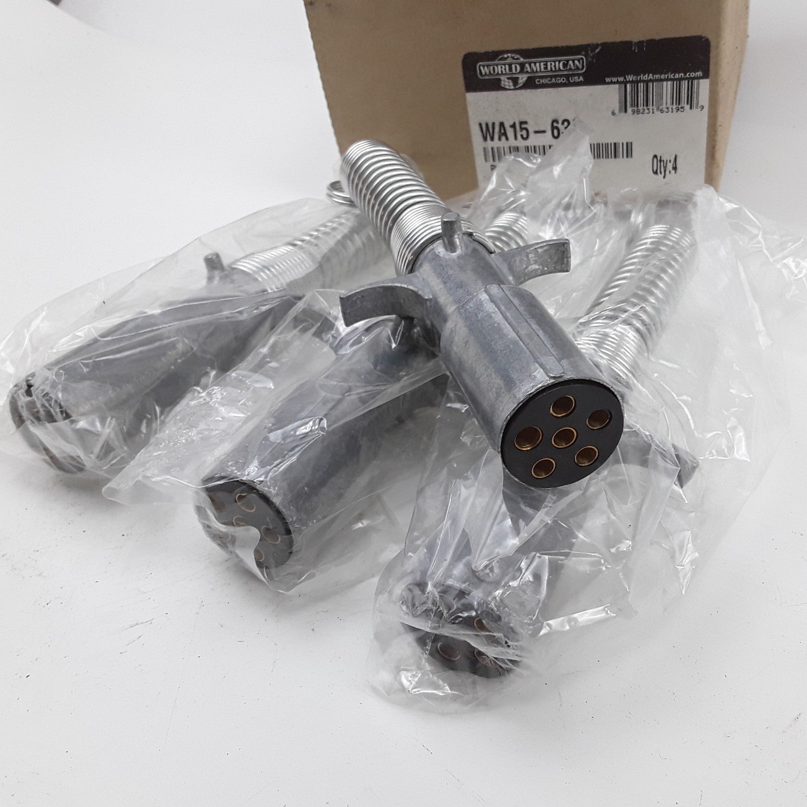 4 World American WA15-630 6-Way Wiring Plug w/ Spring Guard For Tractor/Trailer