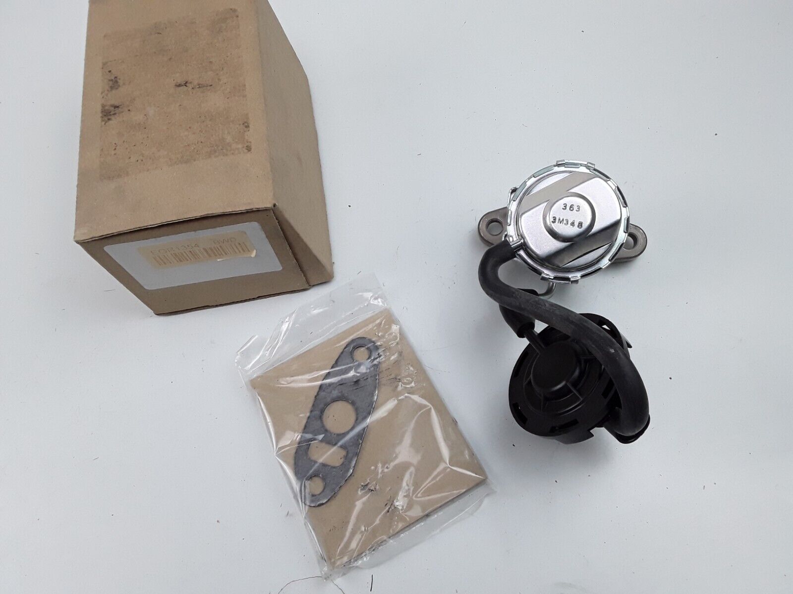 EGR Valve for Chrysler Town & Country Voyager Dodge Caravan Plymouth 1996-2000