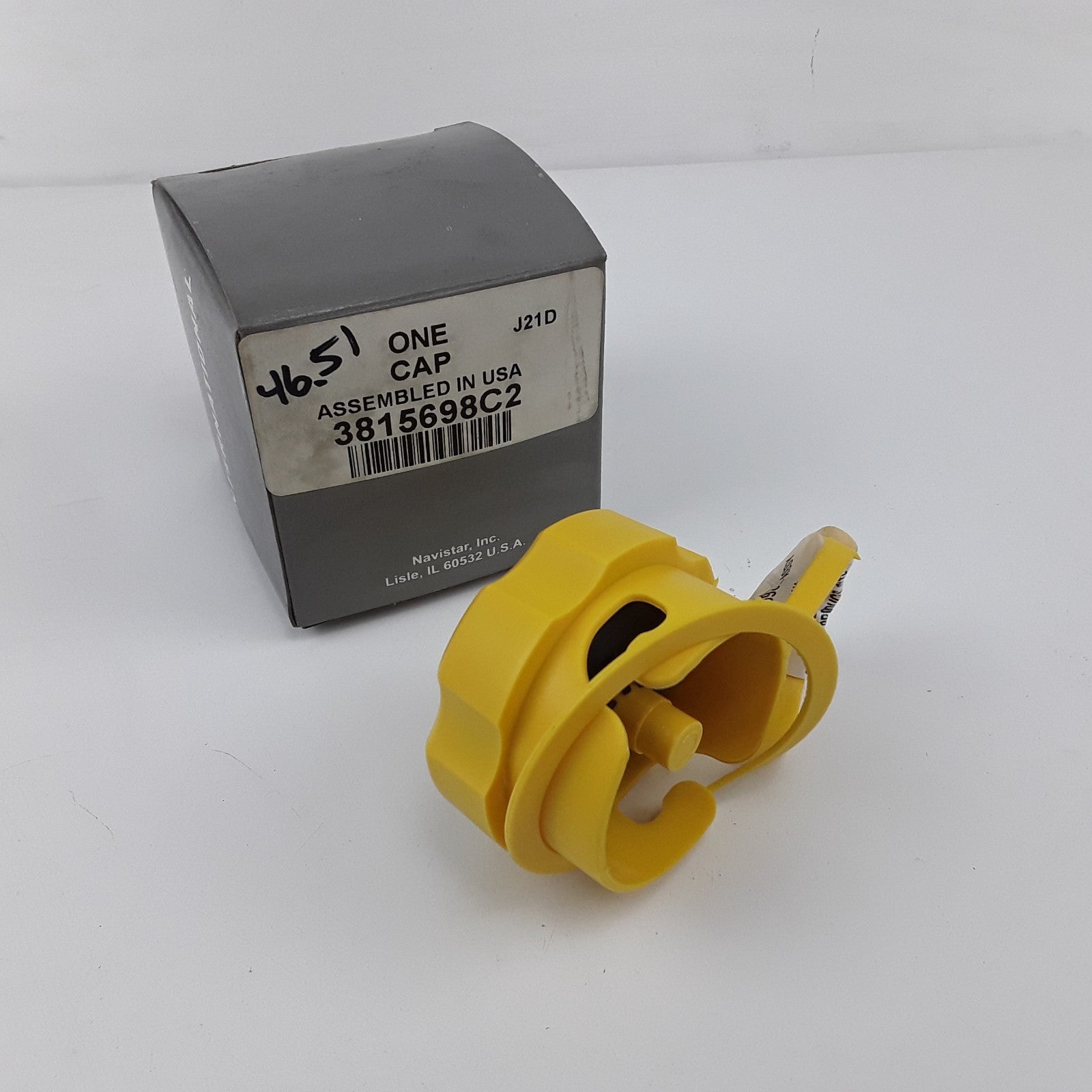 OEM International 3815698C2 Oil Fill Cap 1/4-Turn and Tether Fits Navistar Truck
