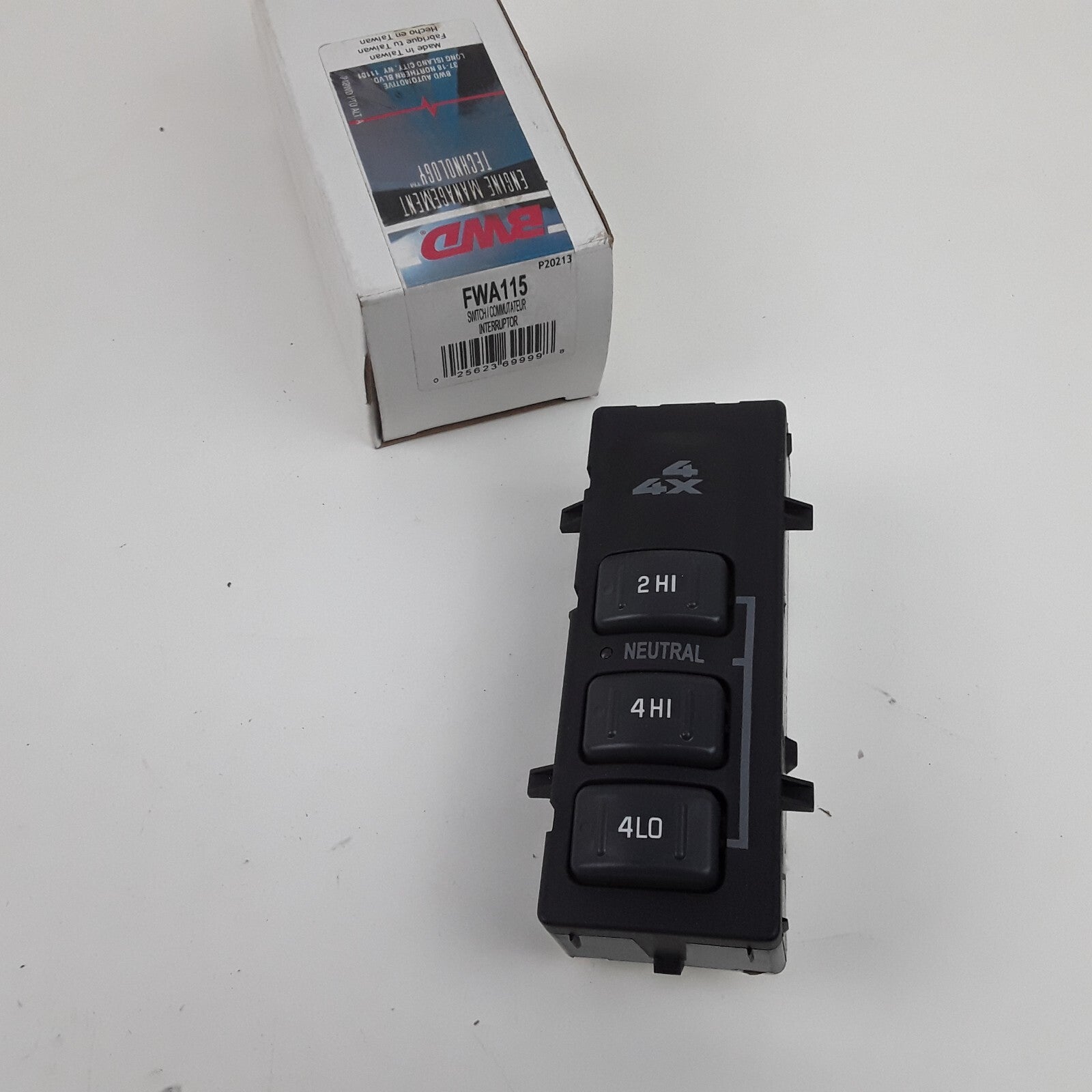 Four Wheel Drive Actuator Switch Fits Chevrolet Tahoe 2001-02 GMC Yukon 1998-99