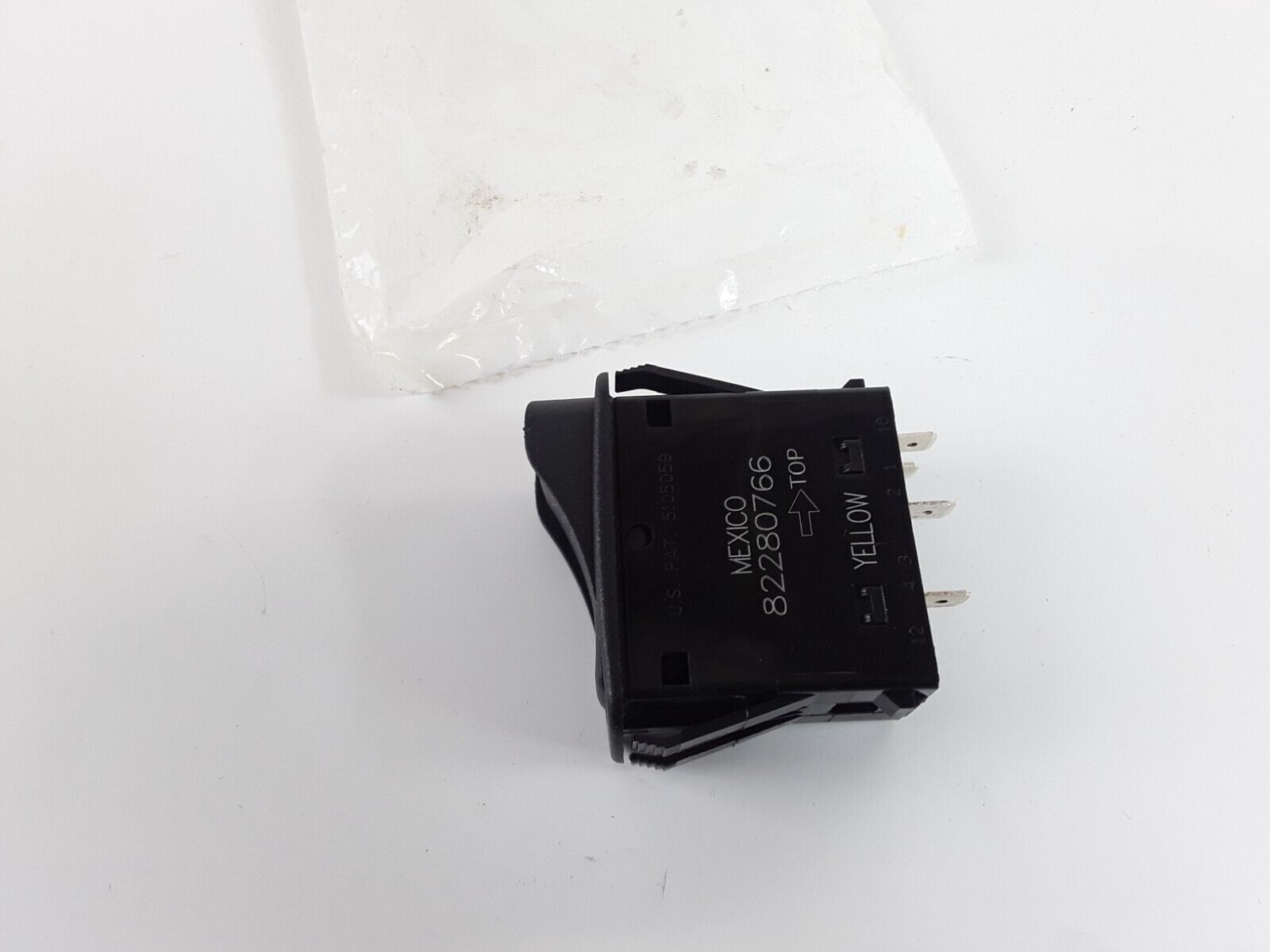 Volvo 82280766 Diff Lock Dash Console Switch Fits Mack GU813 p/n 1MR4347BM8 - HotCarParts