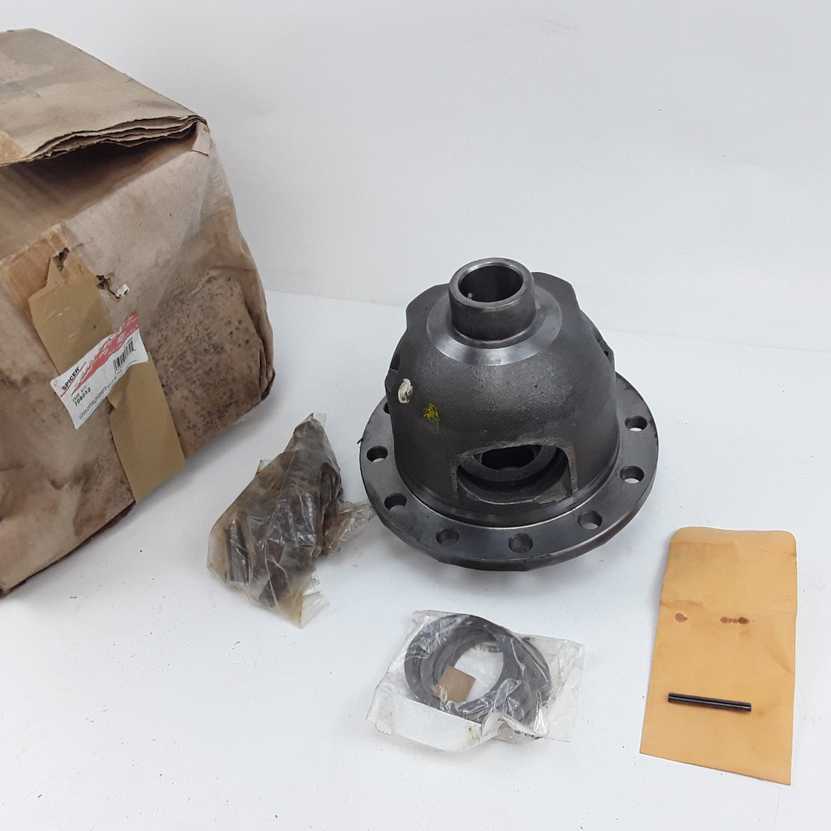 Differential Carrier Fits Ford E-350 F-350 F-450 Super Duty 1999 2000 2001-2012
