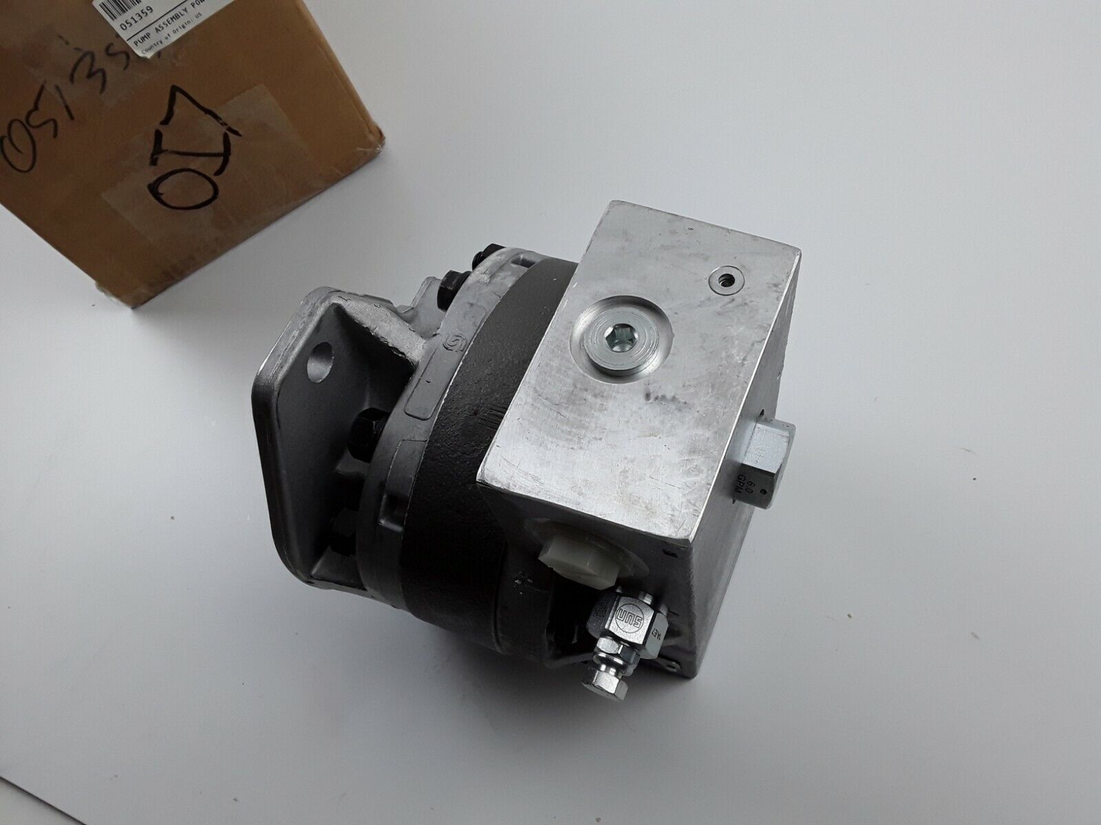 QCC HYDRAULIC PUMP ASSEMBLY POWER S* 41263 NOS 051359 20160 W RPECFAN FREE SHIPP - HotCarParts