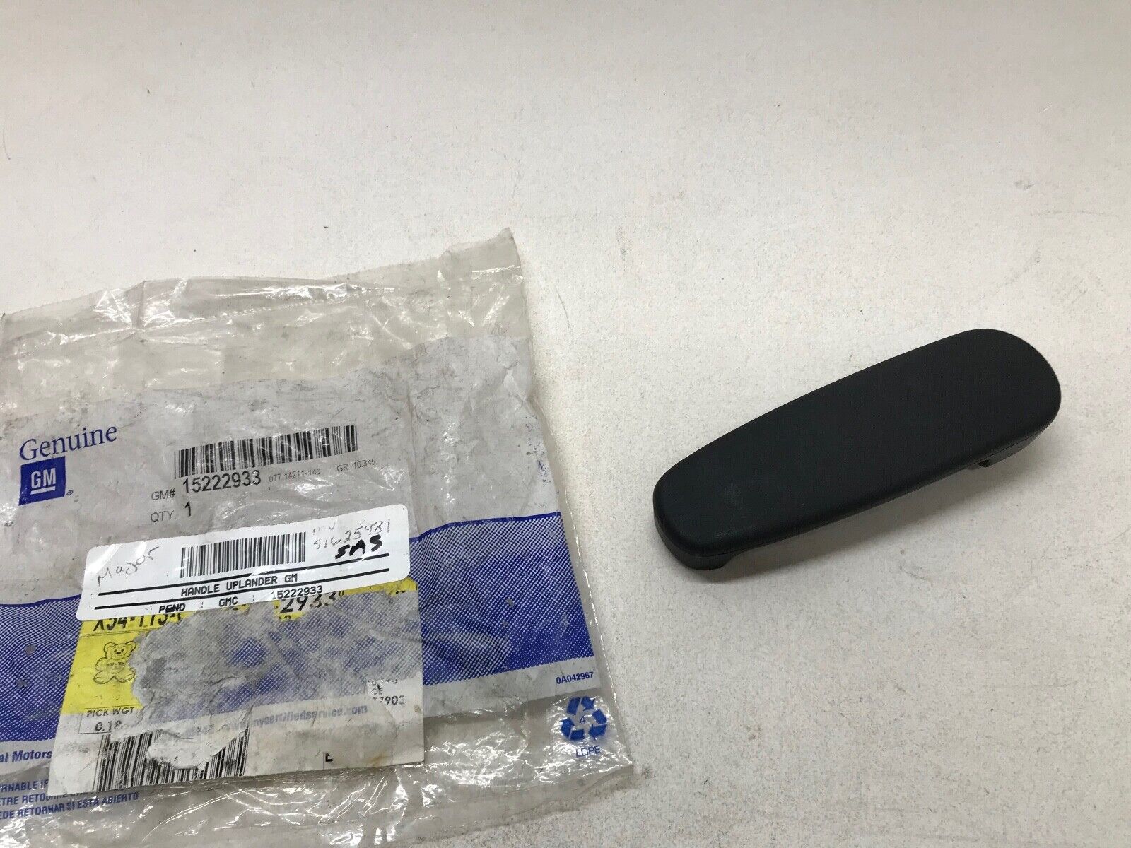 GENUINE GM 15222933 Interior Door Handle Rear GM Parts 15222933 - HotCarParts