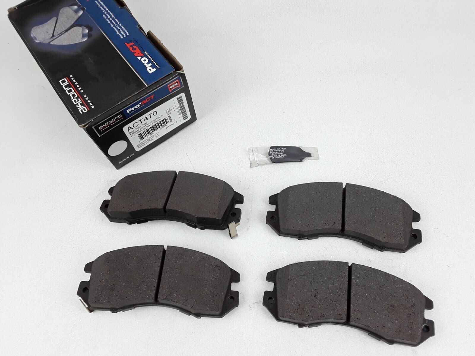 Disc Brake Pads Set Ultra Premium Ceramic Front Akebono ACT470 for Subaru 90-96 - HotCarParts