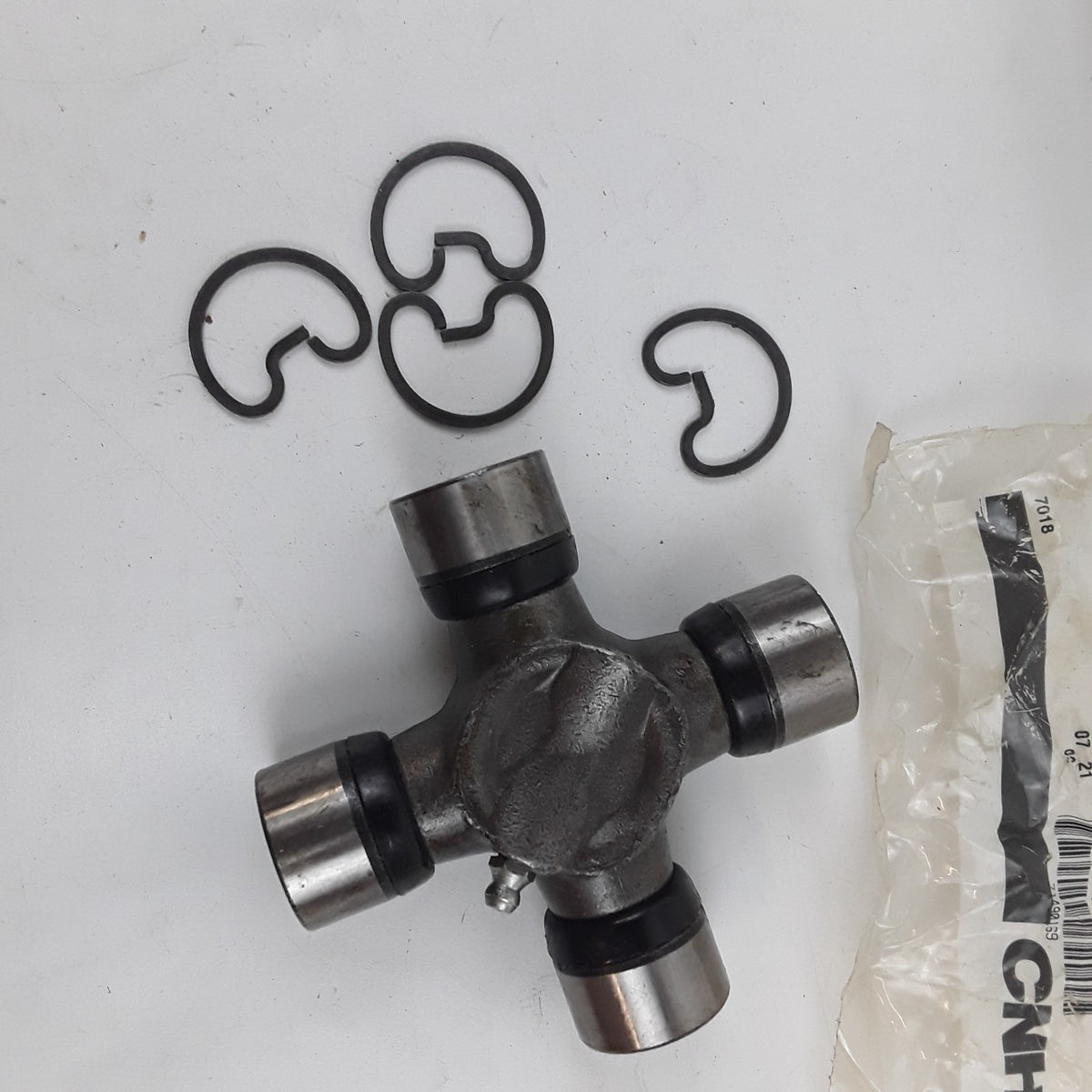 CNH 71490169 Universal Joint Spider Kit For New Holland Light Equipment Vehicles