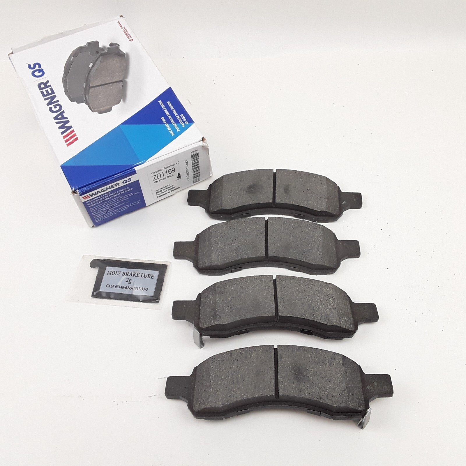 Front Disc Brake Pads For Chevrolet Traverse 2009 2010-2017 GMC Acadia 2007-2016