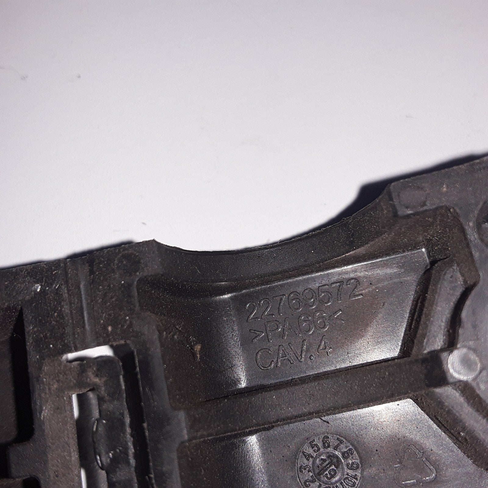 Multi Purpose Exhaust Attaching Clamp 22769572 For Volvo & Mack Trucks Series