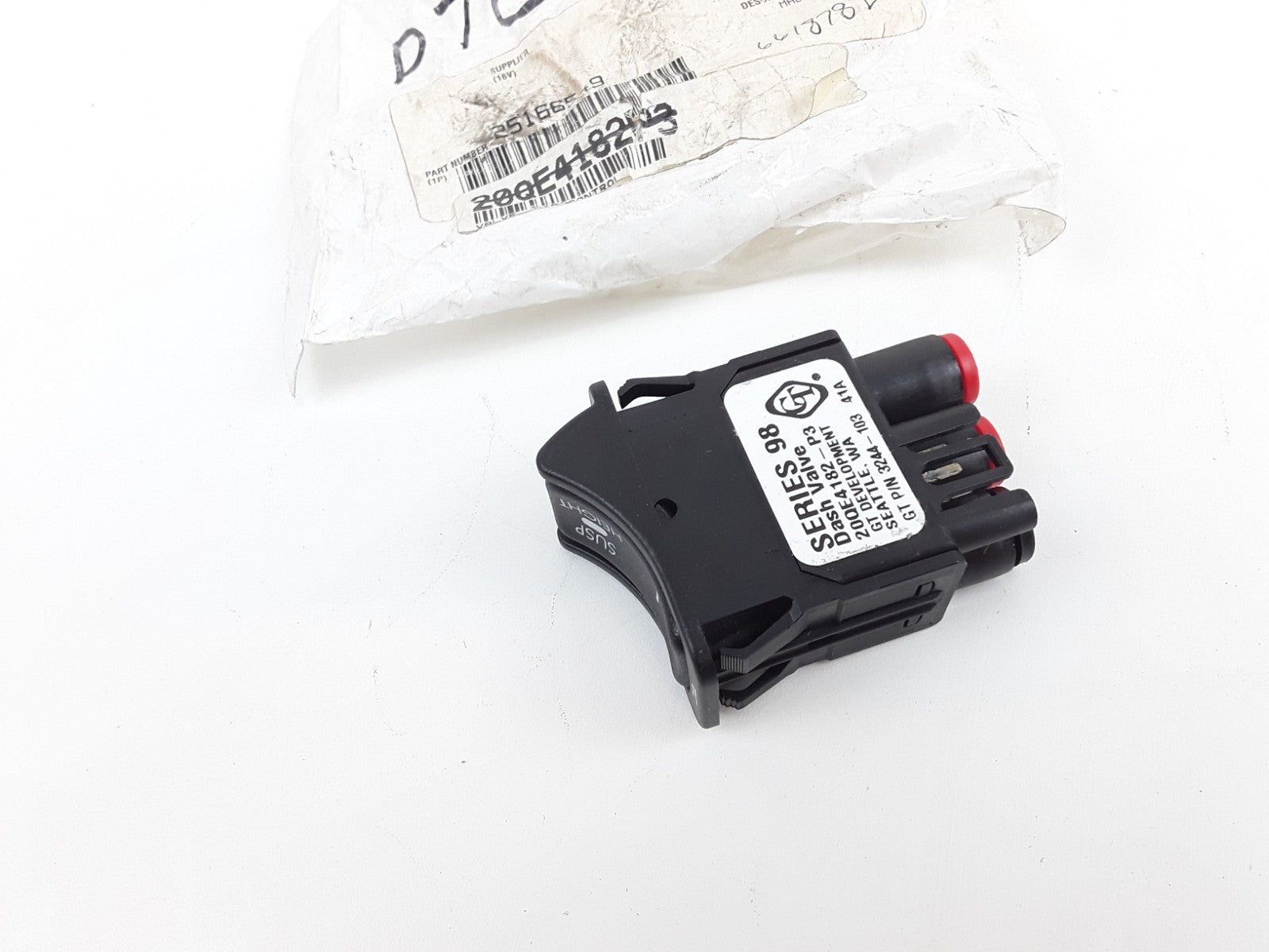 Mack 25166549 20QE4182-P3 Air Brake Control Valve Heavy Duty For Mack Truck