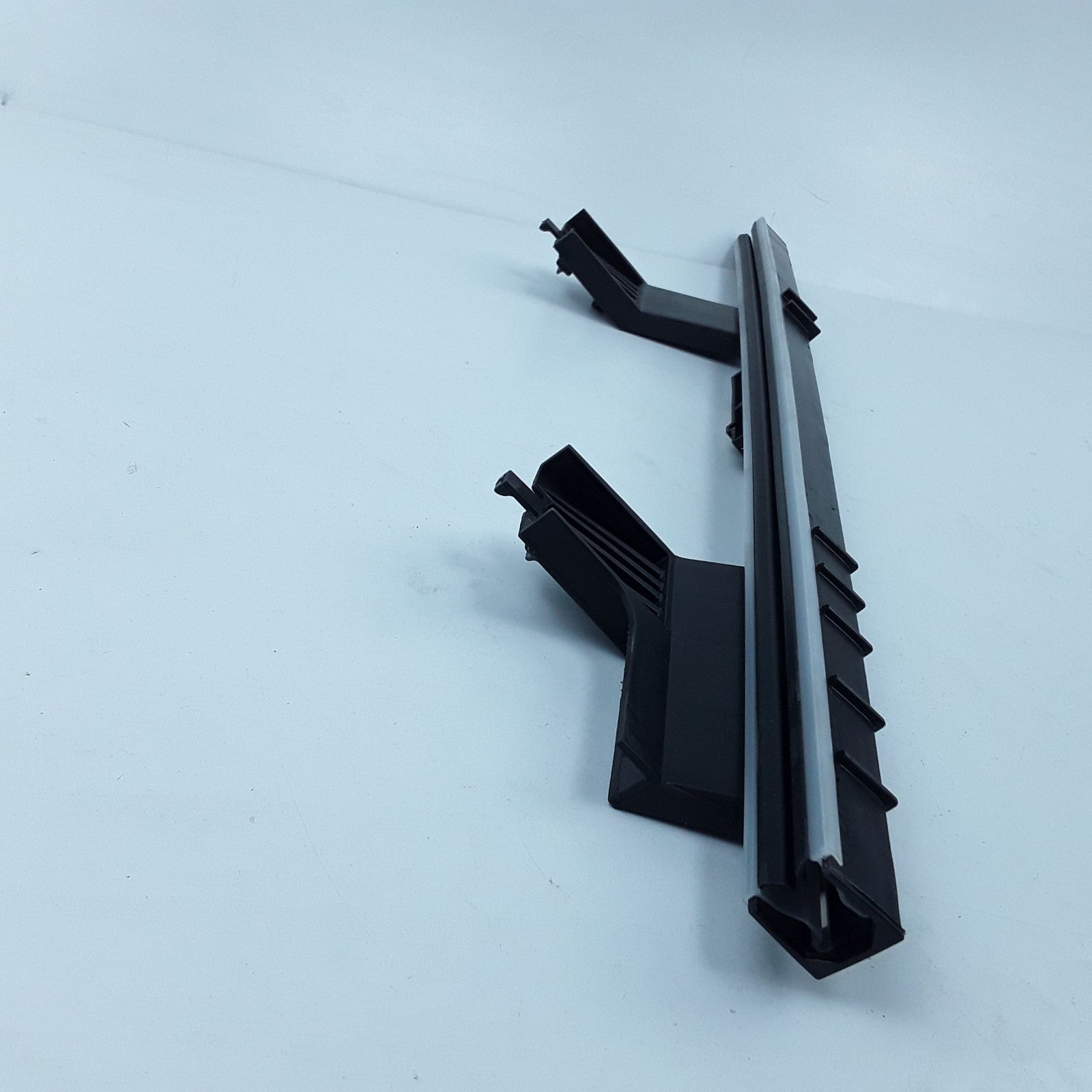Front Left Hand Door Window Glass Run Channel For International Navistar Trucks