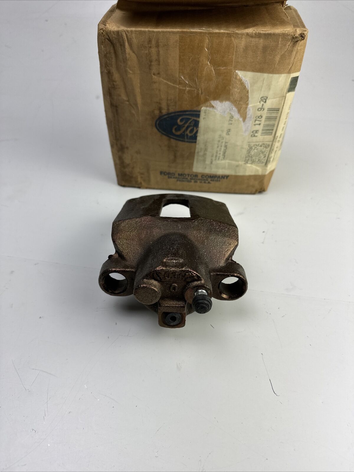 GENUINE OEM Ford Rear Brake Caliper F8AZ-2552-CA for Crown Victoria Police FAST - HotCarParts