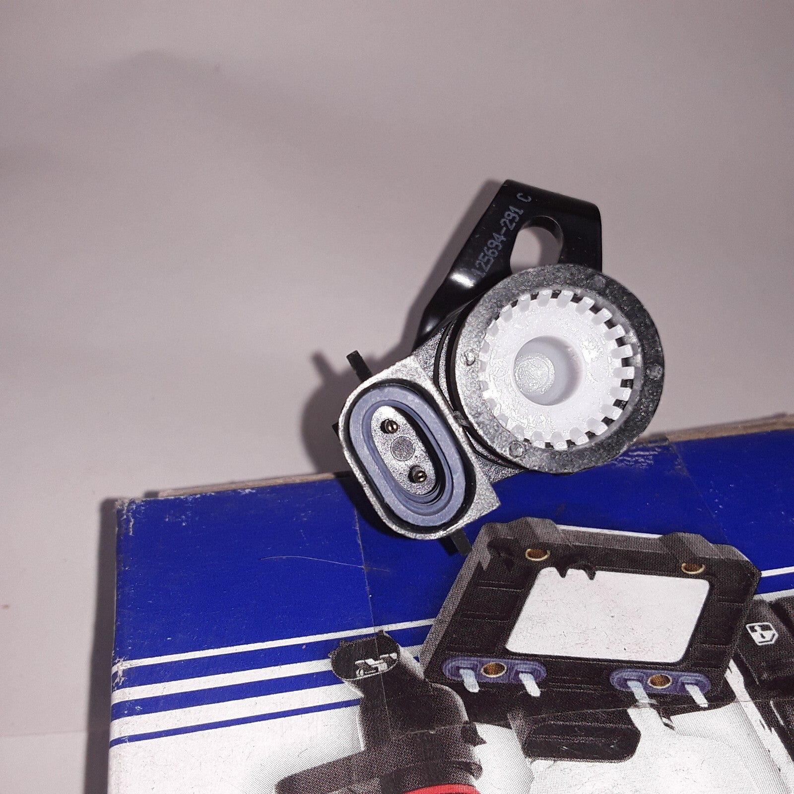 Vehicle Speed Sensor Fits Ford F-150, Expedition, F-250, Lincoln Navigator 97-04