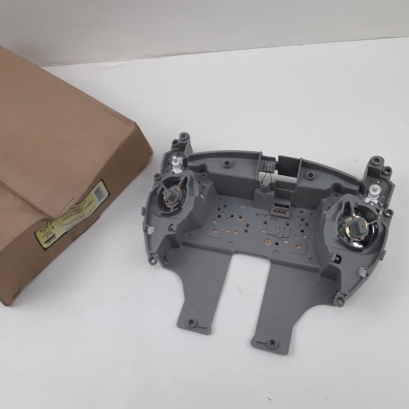 Overhead Console Light Housing Fits Dodge Caravan Chrysler Voyager (2001-2007)