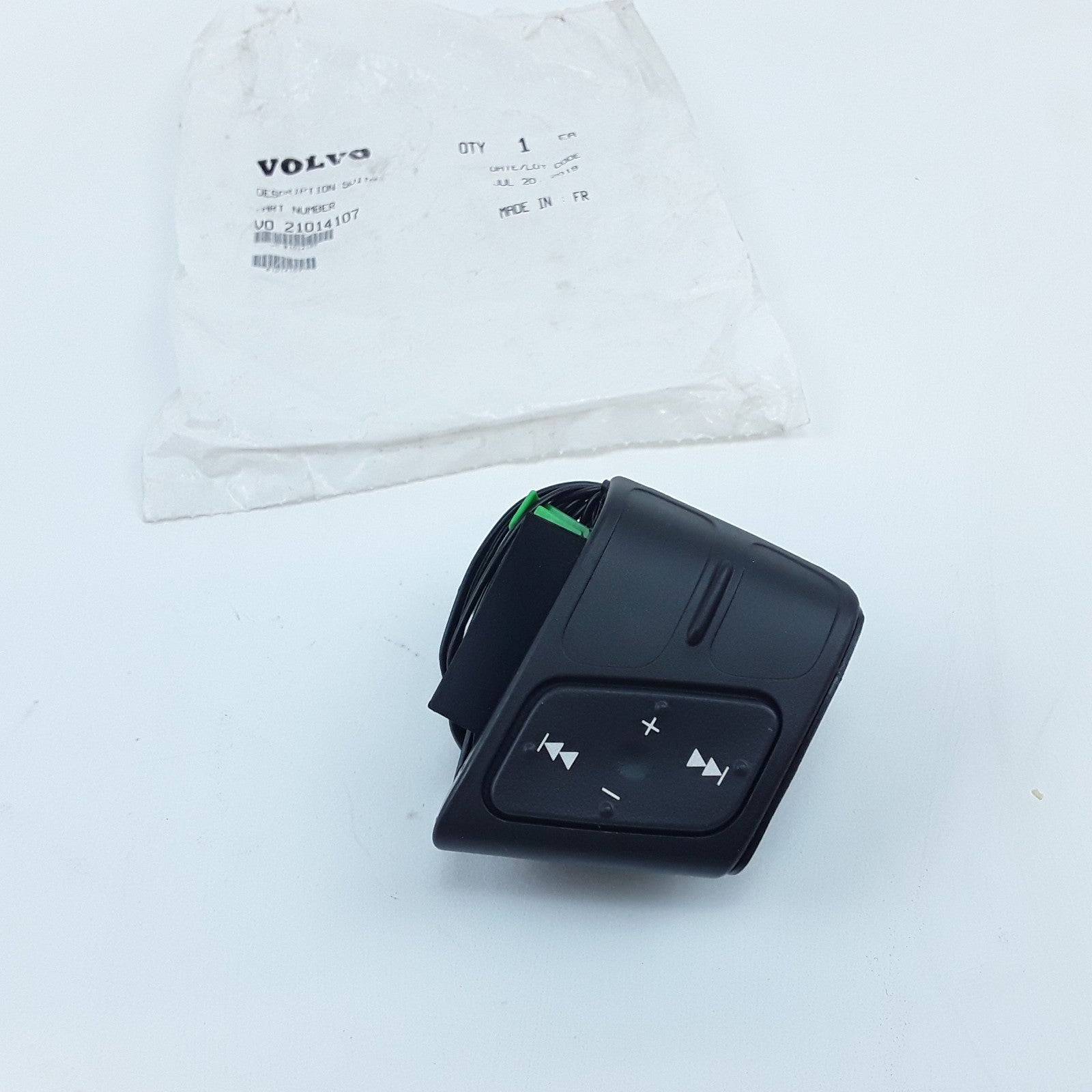 Remote Radio Switch For Volvo Truck Replaces 20429424, 20390156, 20453918