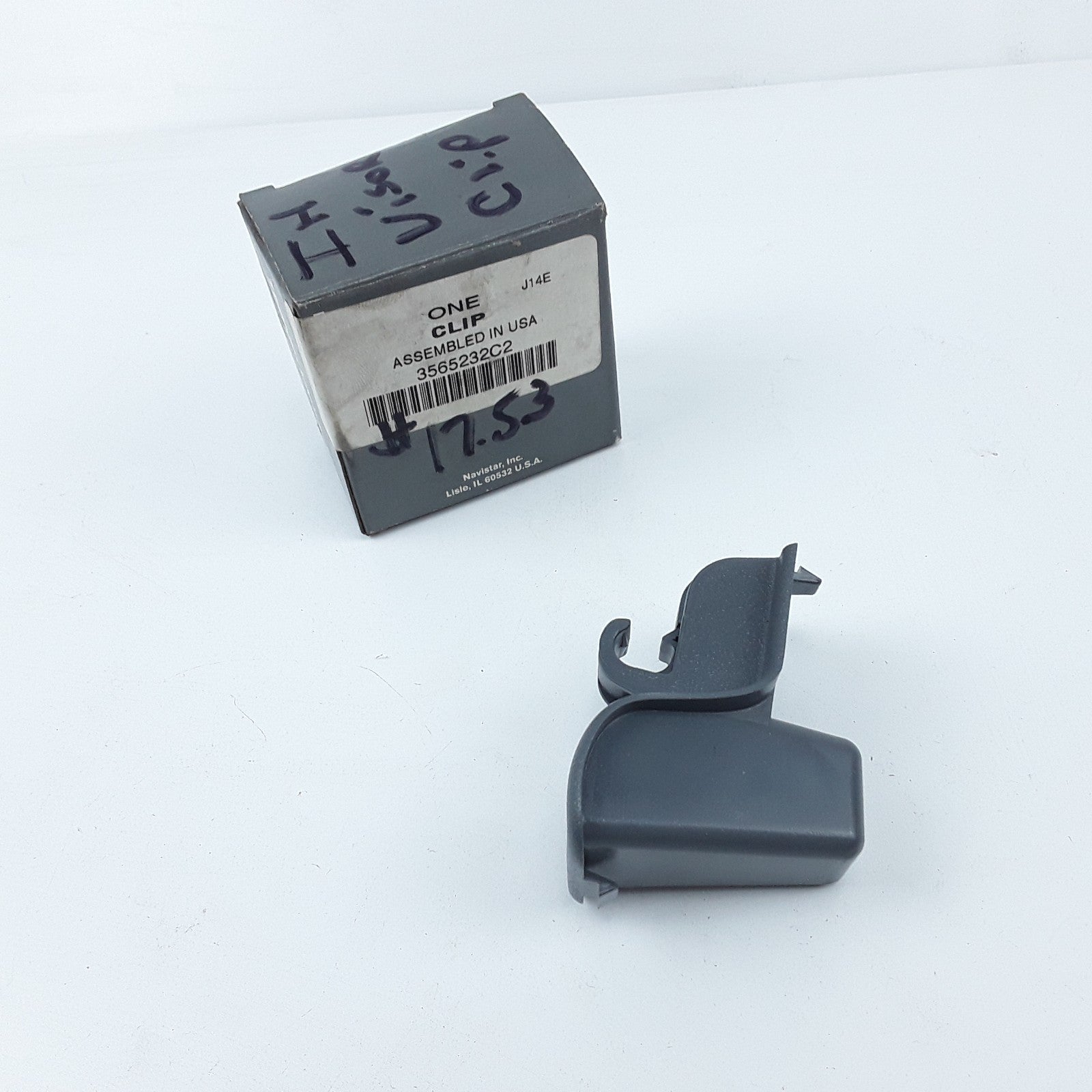 OEM International 3565232C2 Left Hand Sun Visor Clip For Navistar Trucks
