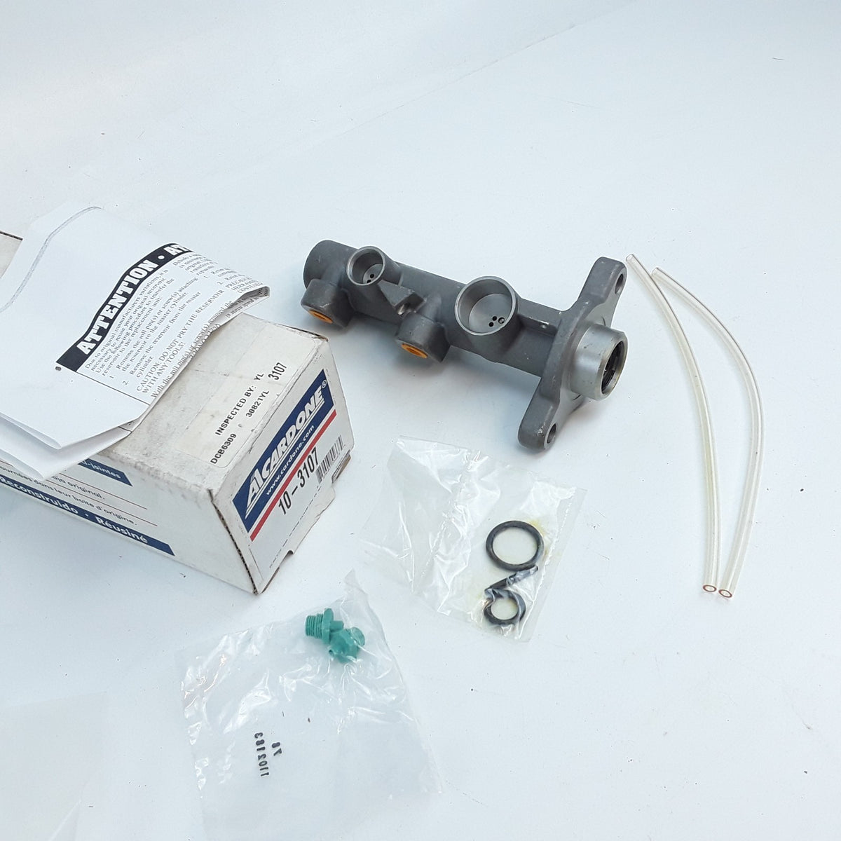 Brake Master Cylinder Fits Chevrolet Corvette Cadillac XLR (2004 2005 2006-2008)