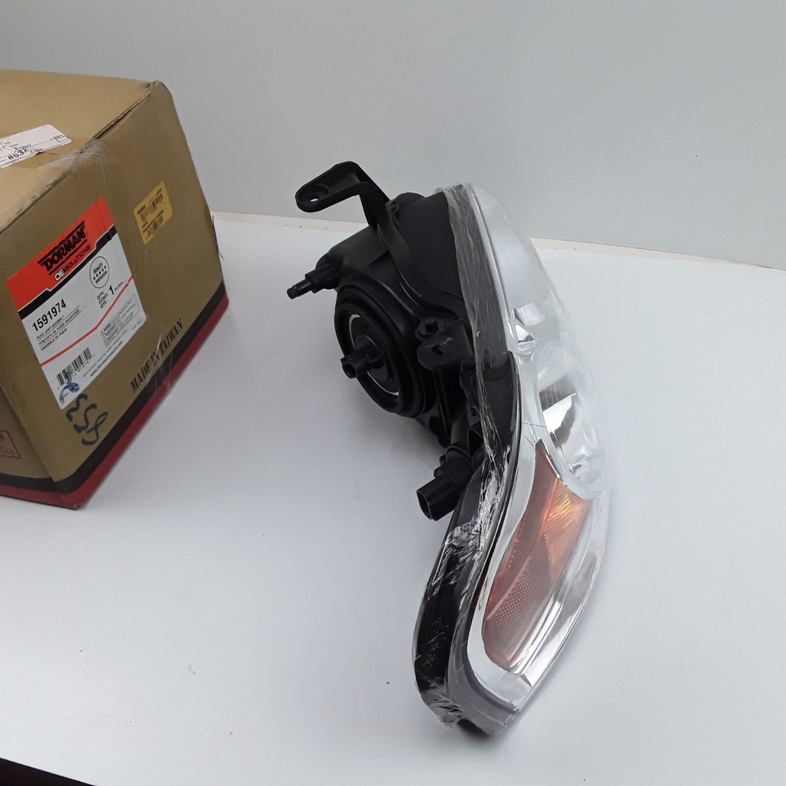 Dorman 1591974 Right Headlight Assembly Fits Nissan Sentra (2004 2005 2006)