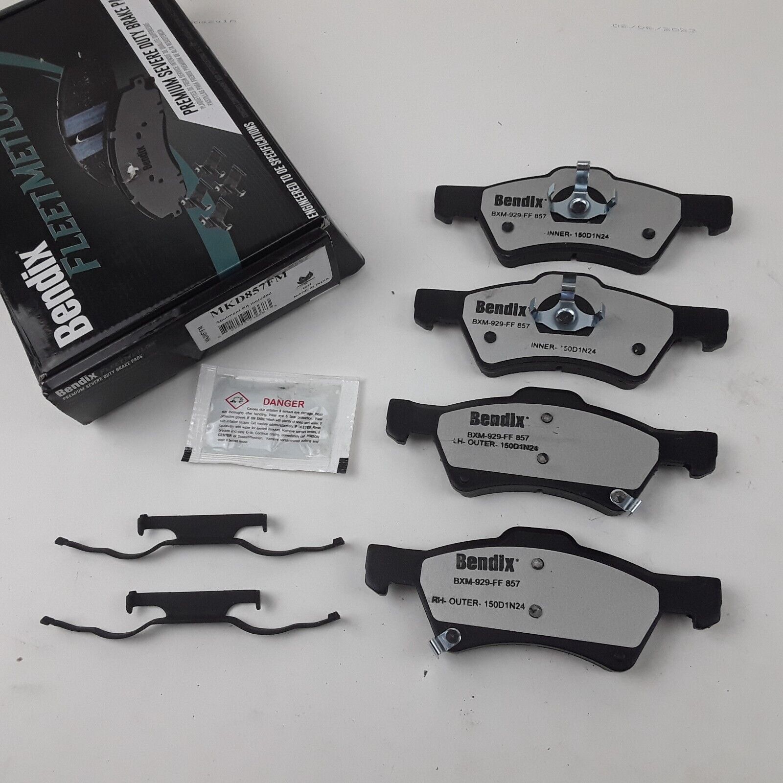 Front Disc Brake Pad Set Fits Chrysler Grand Voyager 2001-02 Dodge Caravan 01-07