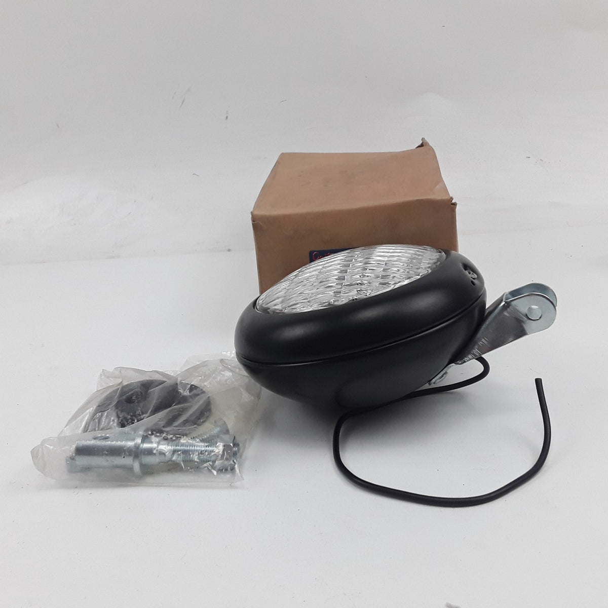 Grote 64101 Work Light Lamp 12-Volt Steel For Tractor and Utility Work