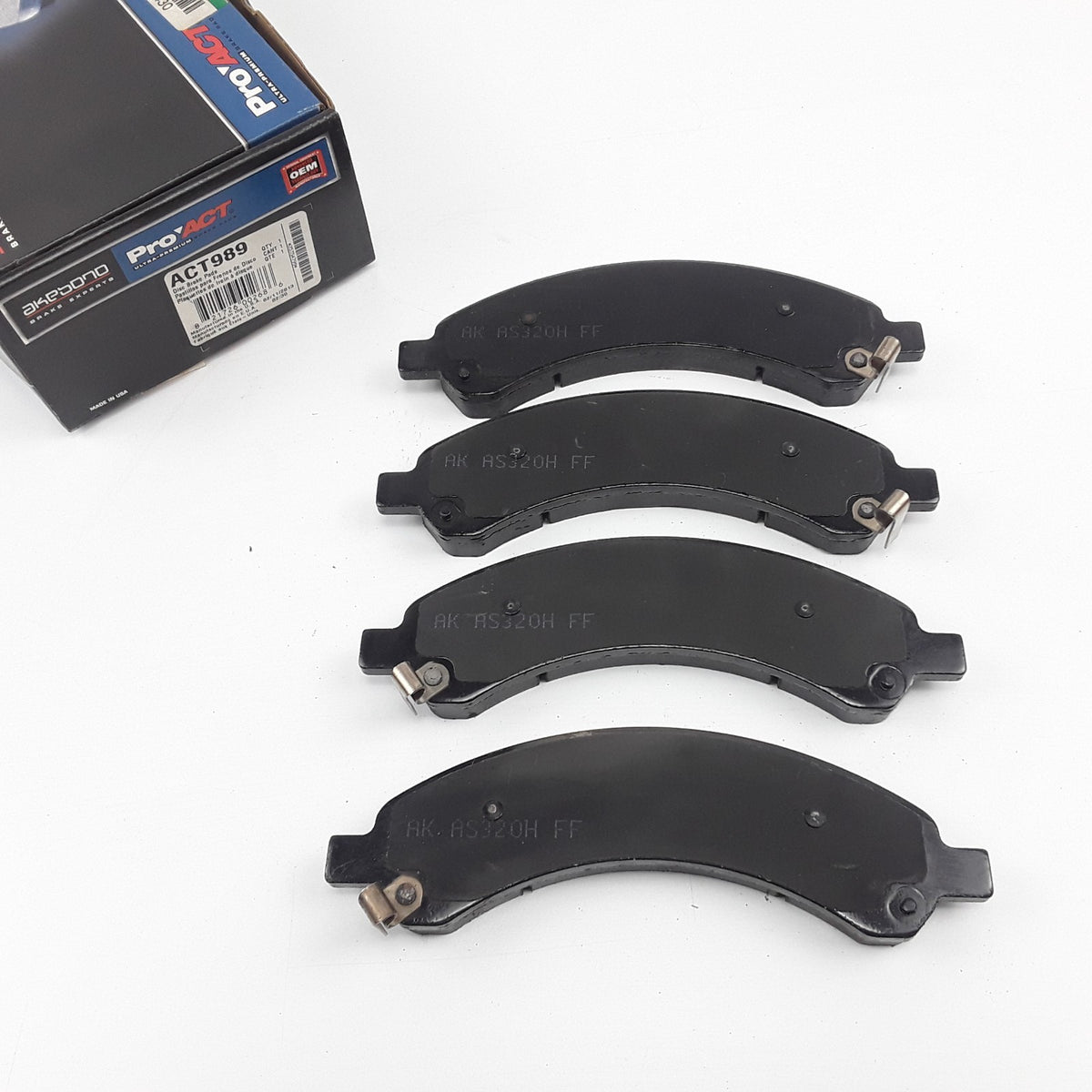 Rear Disc Brake Pad Kit Fits GMC Savana 3500 Chevrolet Express 3500 2003-2009
