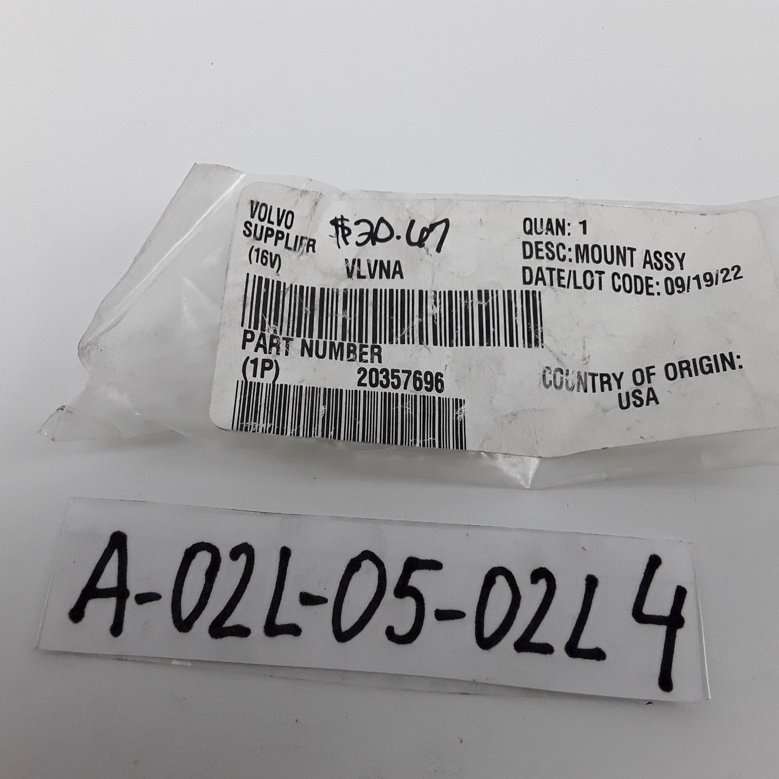 CB Radio Connector 20357696 For Volvo Radio Heavy-Duty Truck's Cabin
