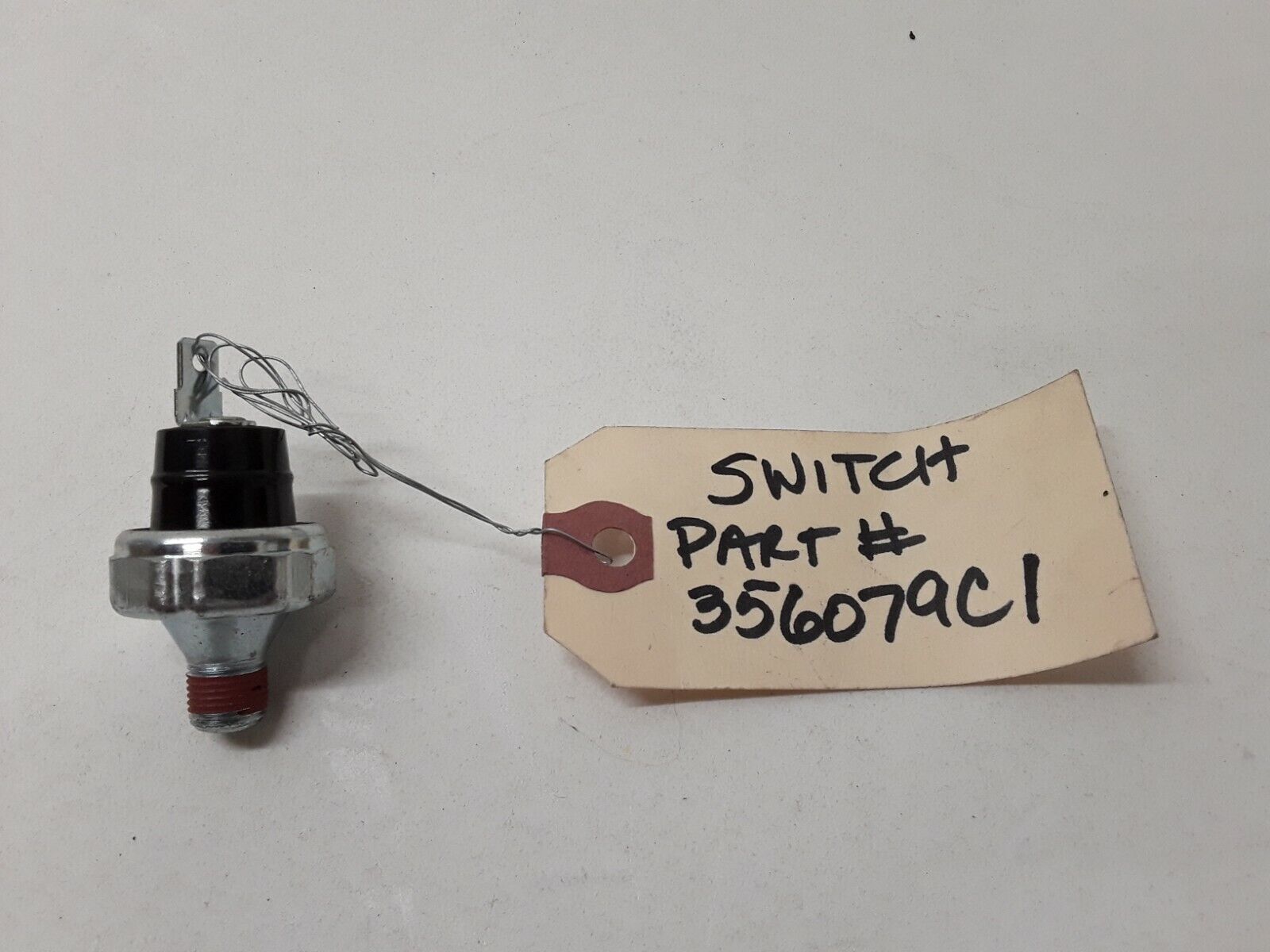 GENUINE OEM Internatonal 356079C1 Fuel Sender Switch FAST SHIPPING - HotCarParts