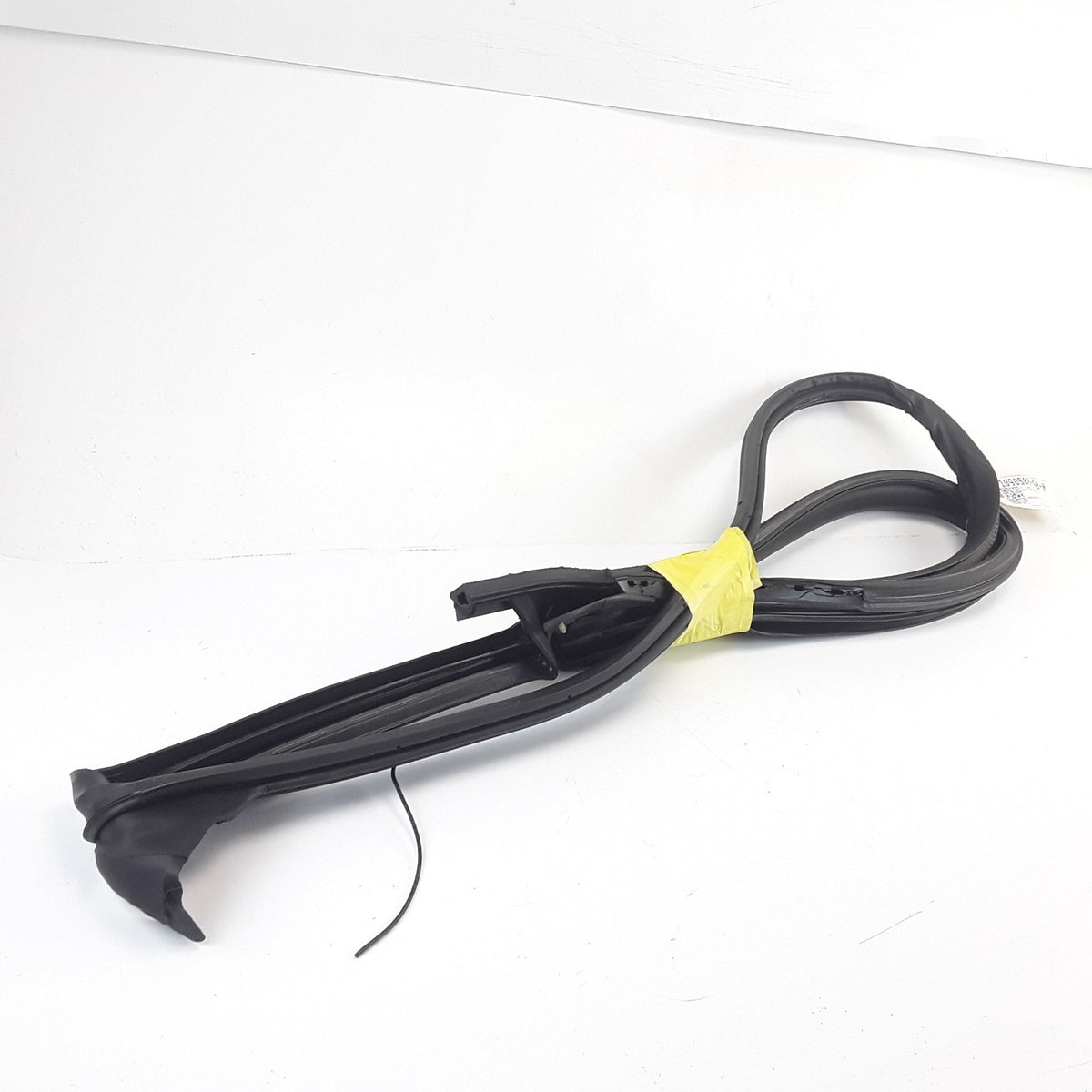 Model 3 2017-2023 RH Front Door Primary Body Seal 1090500-90-N Genuine OEM