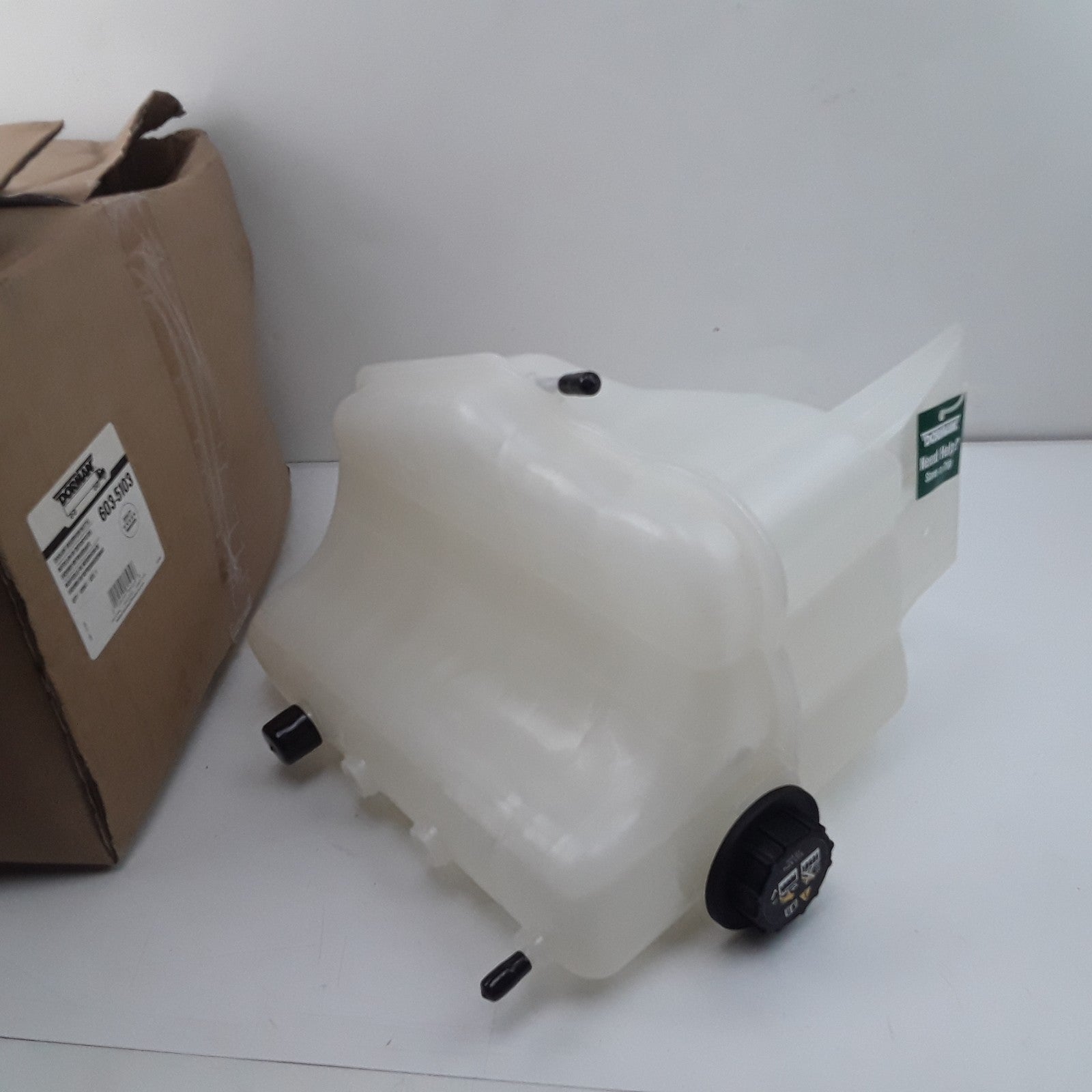 Front Engine Coolant Reservoir Fits International 5600i 5900i 9900i (2001-2013)