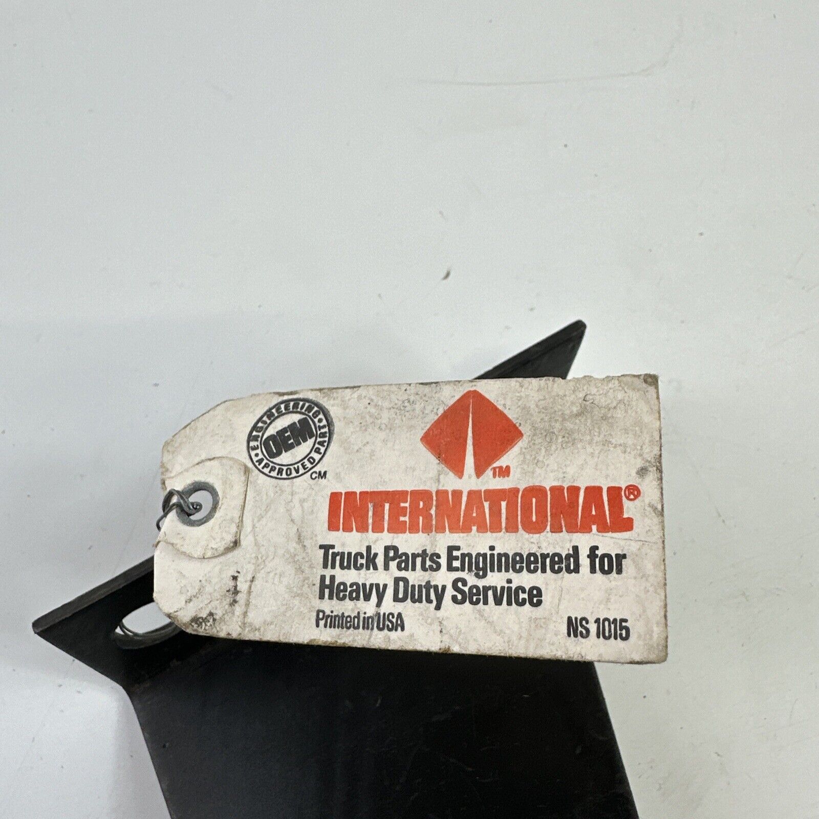 NEW 481730C1 International Navistar Exhaust Muffler Support Bracket P/N 481731C1 - HotCarParts