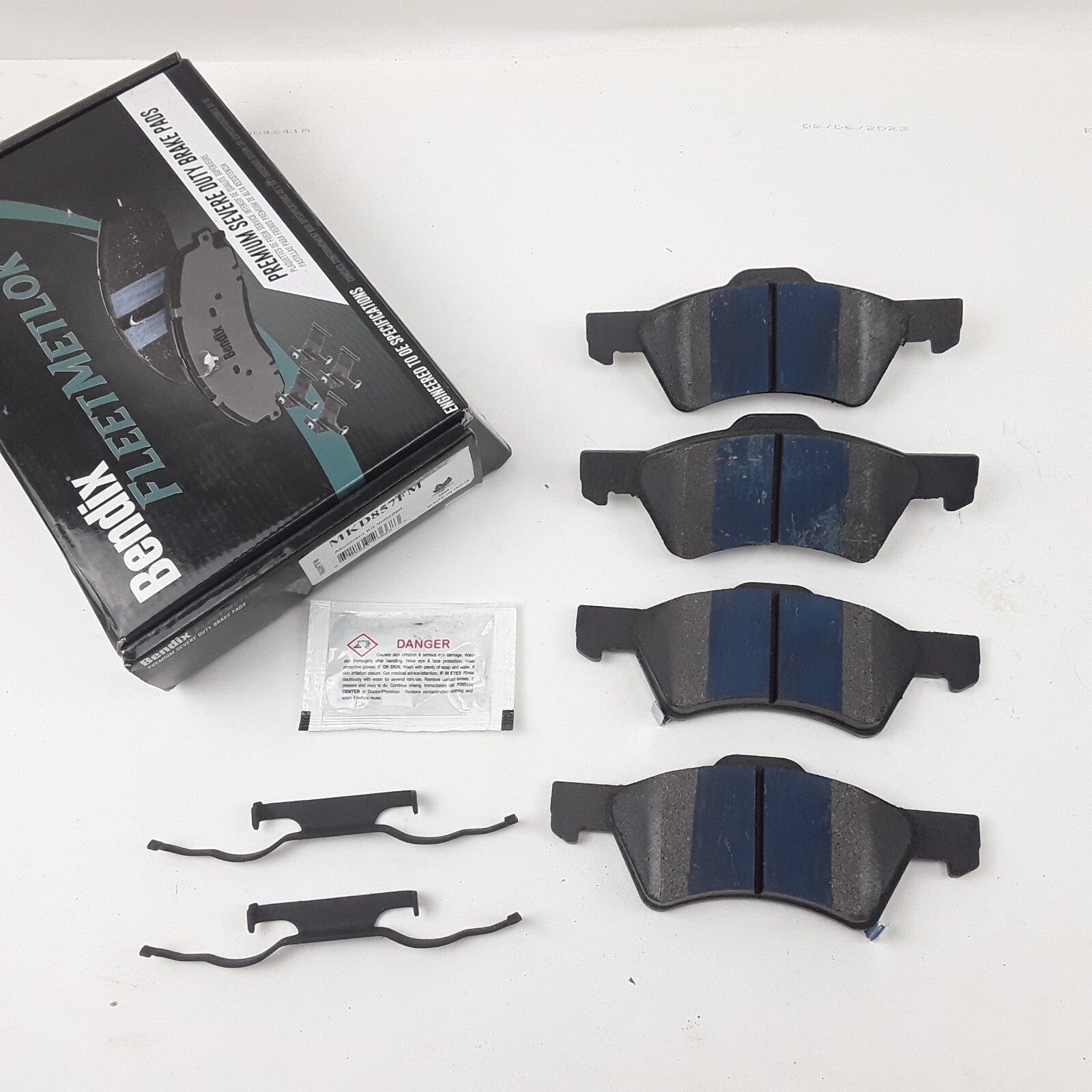 Front Disc Brake Pad Set Fits Chrysler Grand Voyager 2001-02 Dodge Caravan 01-07