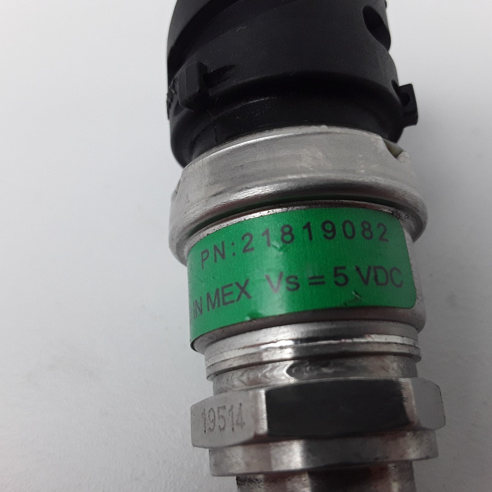 A/C Refridgerant Pressure Sensor Fits 21819082 Volvo VNL 15.0L-L6 2004-2017
