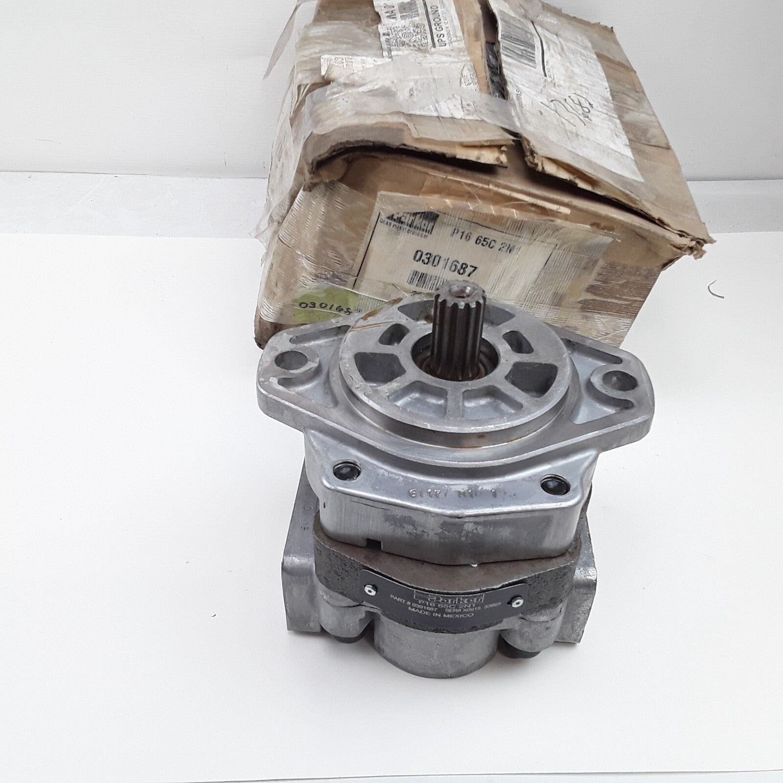 OEM NEW Parker P16 65C 2N1  Hydraulic Gear Pump Division 0301687 P16 Series