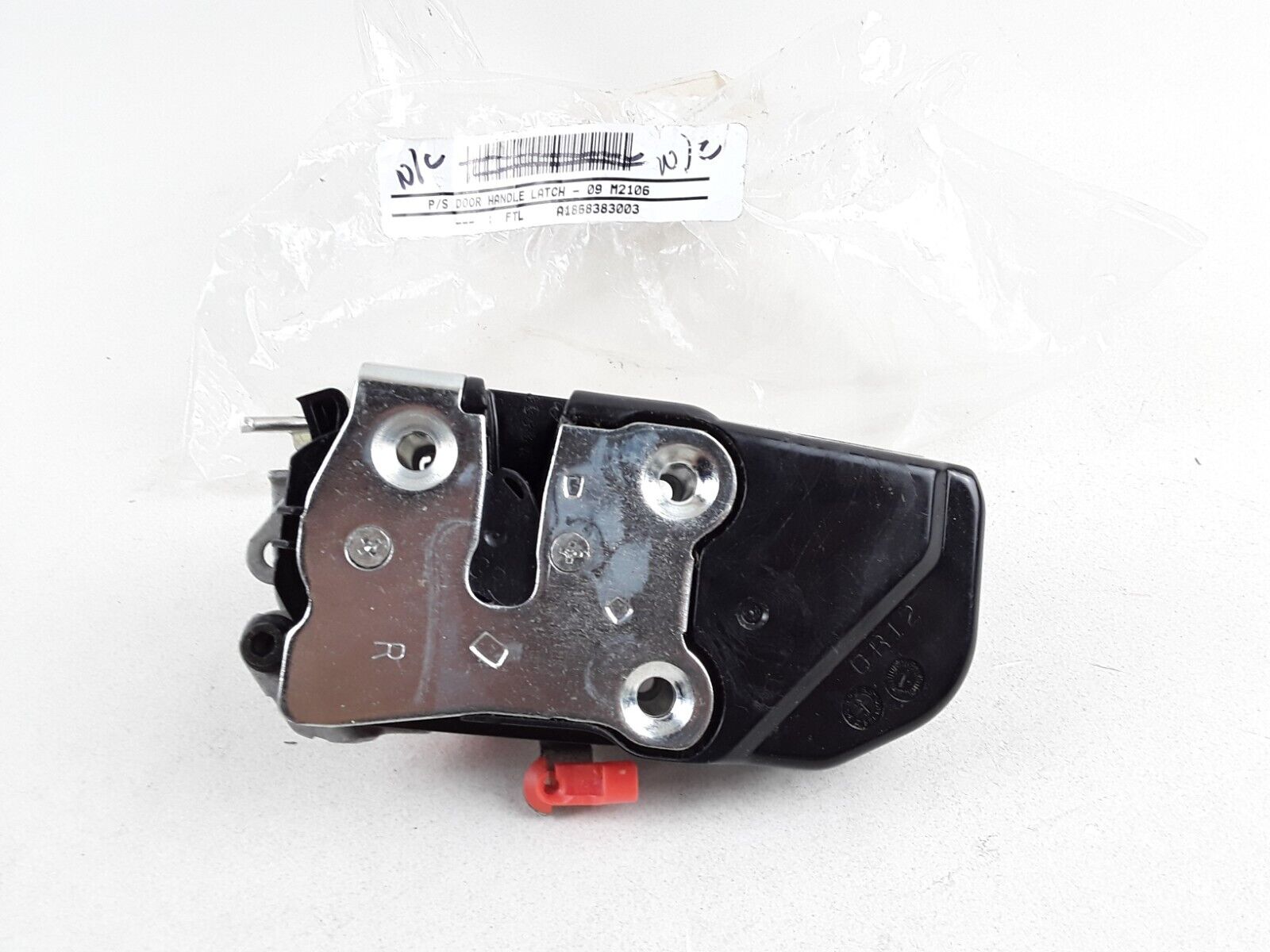 FREIGHTLINER A18-68383-003 LATCH DOOR PWR. RH RIGHT FITS M2106 2009 - HotCarParts