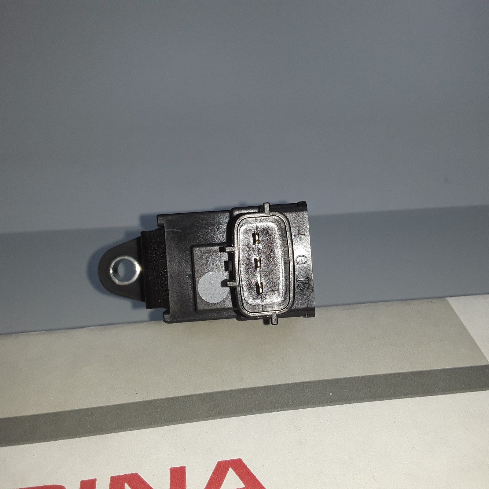Hitachi IGC0021 Right Ignition Coil Black Fits Nissan Maxima INFINITI I30 (2000)
