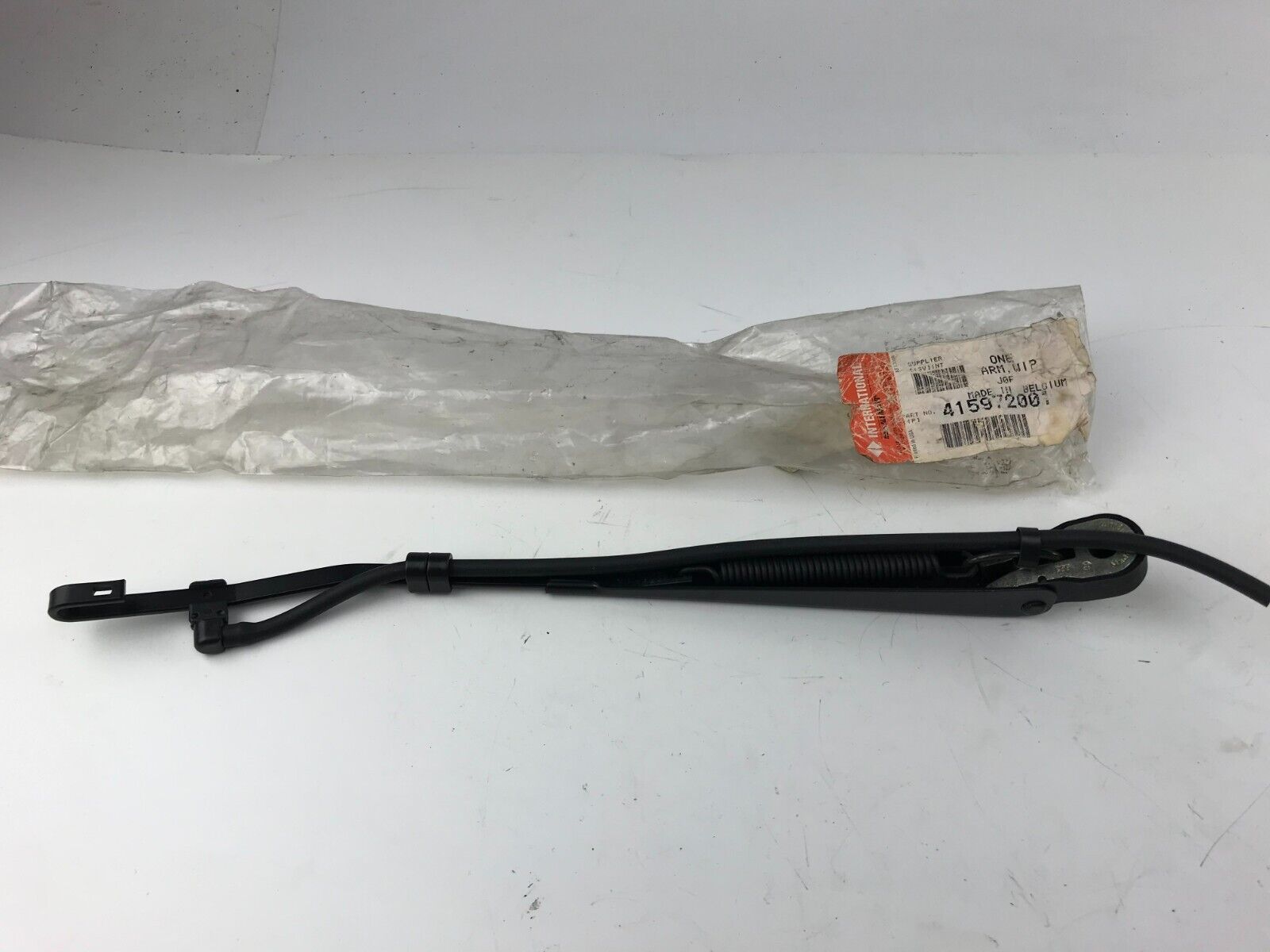 GENUINE INTERNATIONAL 415972001 WIPER ARM 27126 553 FAST SHIPPING - HotCarParts